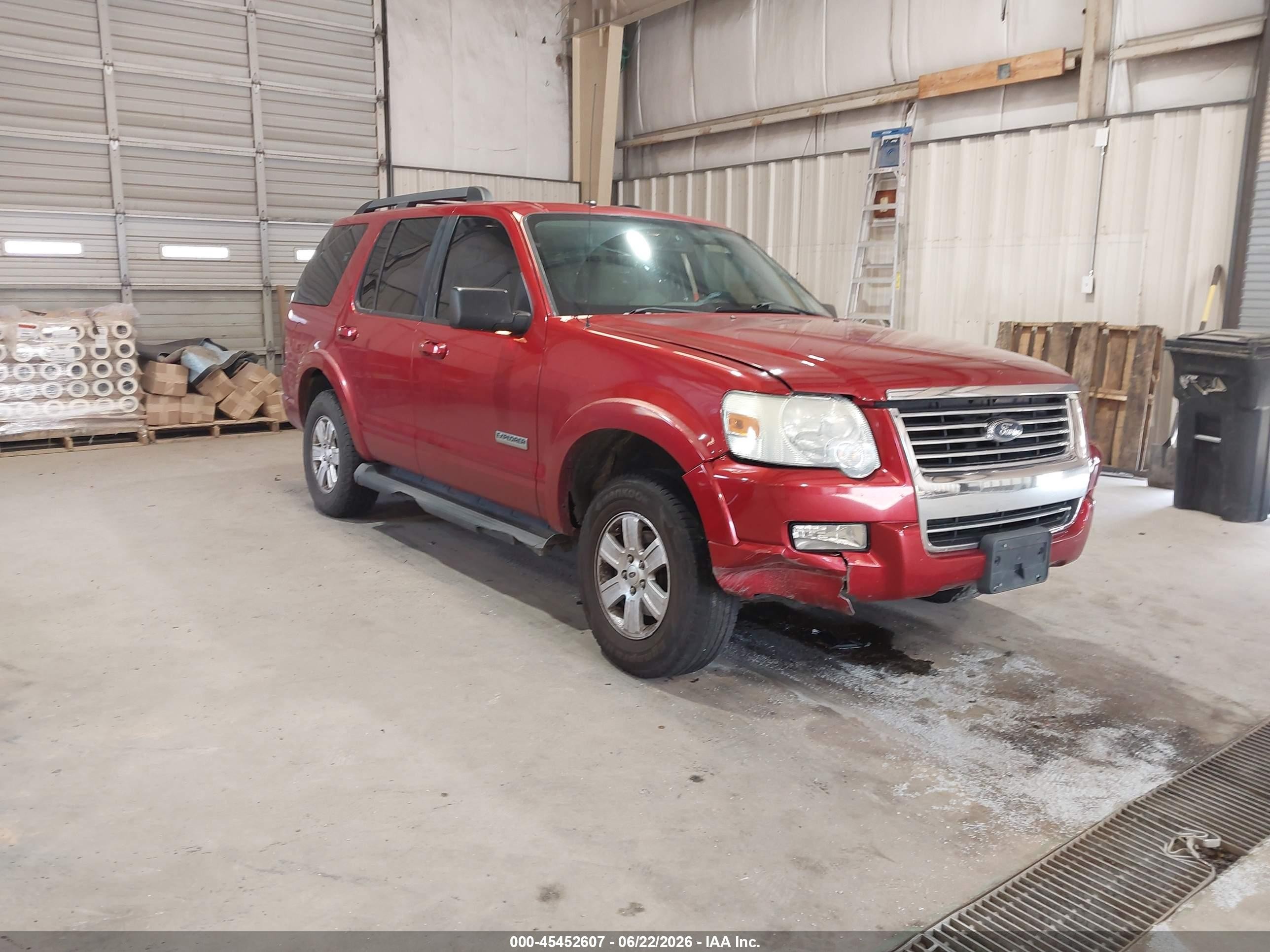 2008 Ford Explorer XLT, VIN 1FMEU63E08UA66536 — Side
