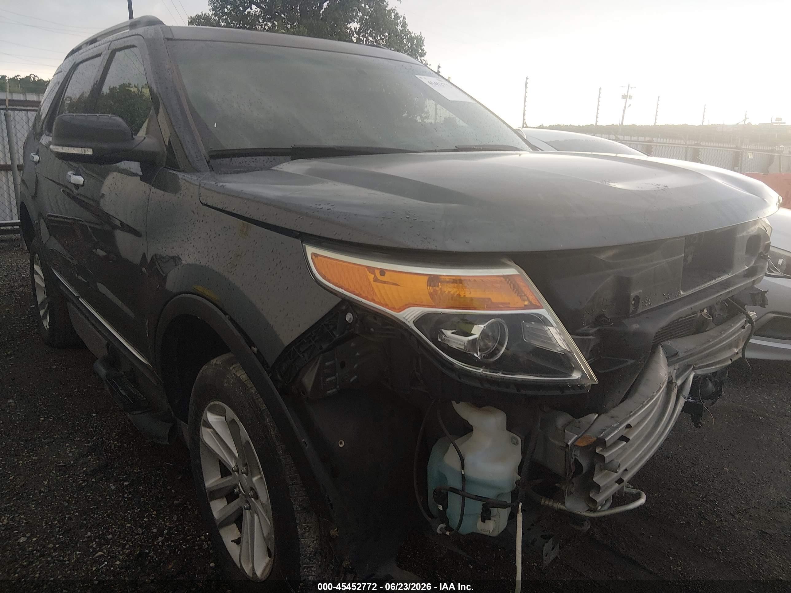 2015 Ford Explorer XLT, VIN 1FM5K7D82FGC09261 — Front end