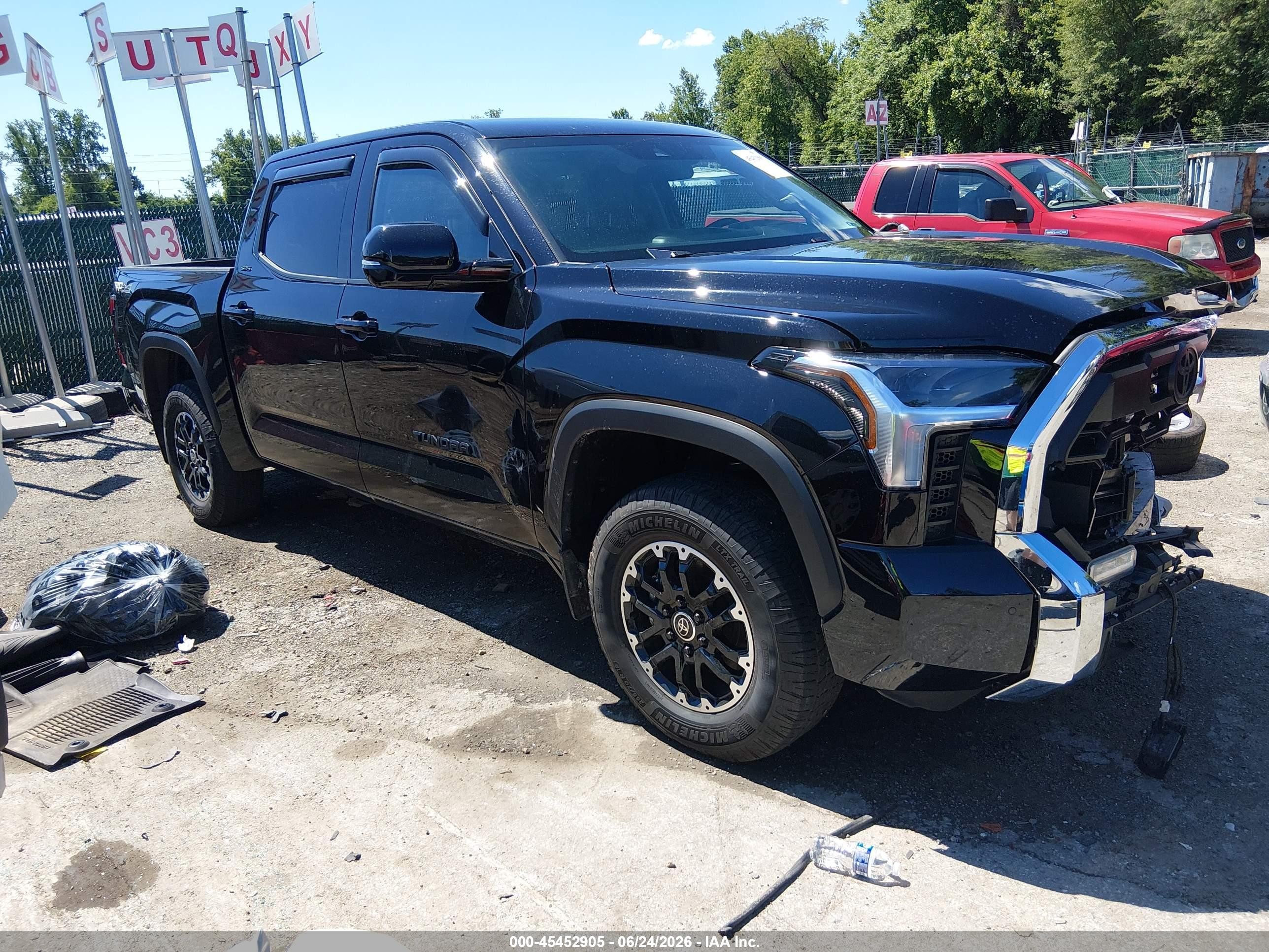2024 Toyota Tundra SR5, VIN 5TFLA5DB5RX184035 — Side