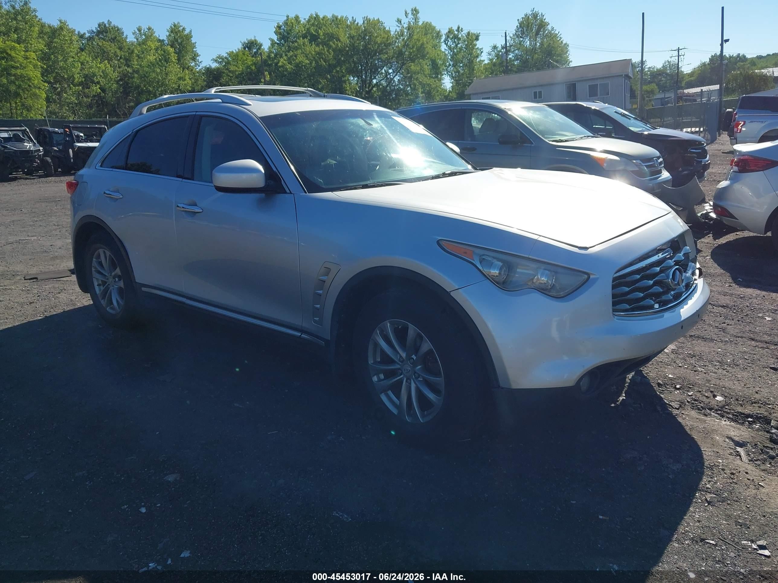 2009 Infiniti FX, VIN JNRAS18W09M156932 — Front end