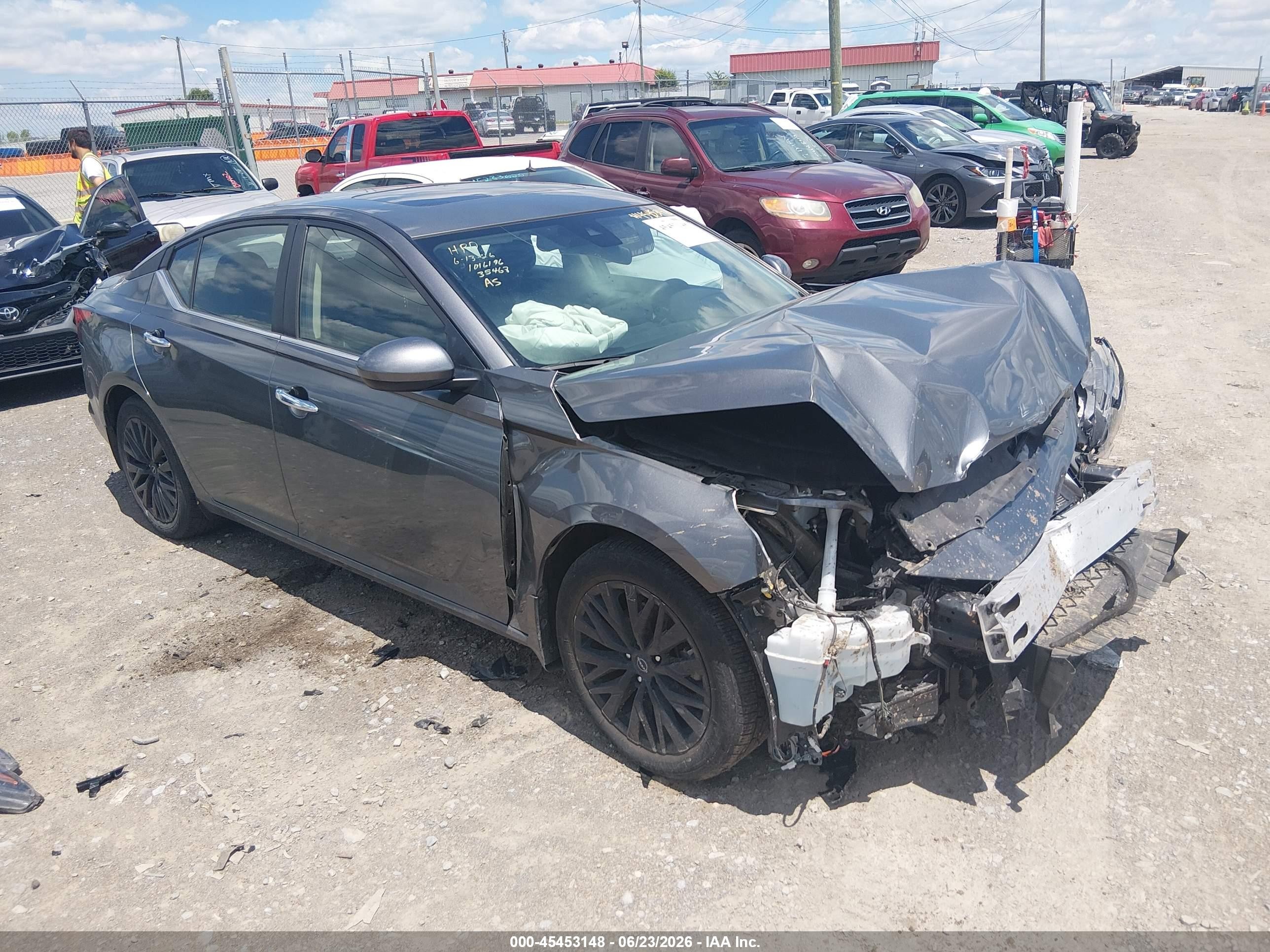 2025 Nissan Altima SV, VIN 1N4BL4DV1SN335468 — Front end