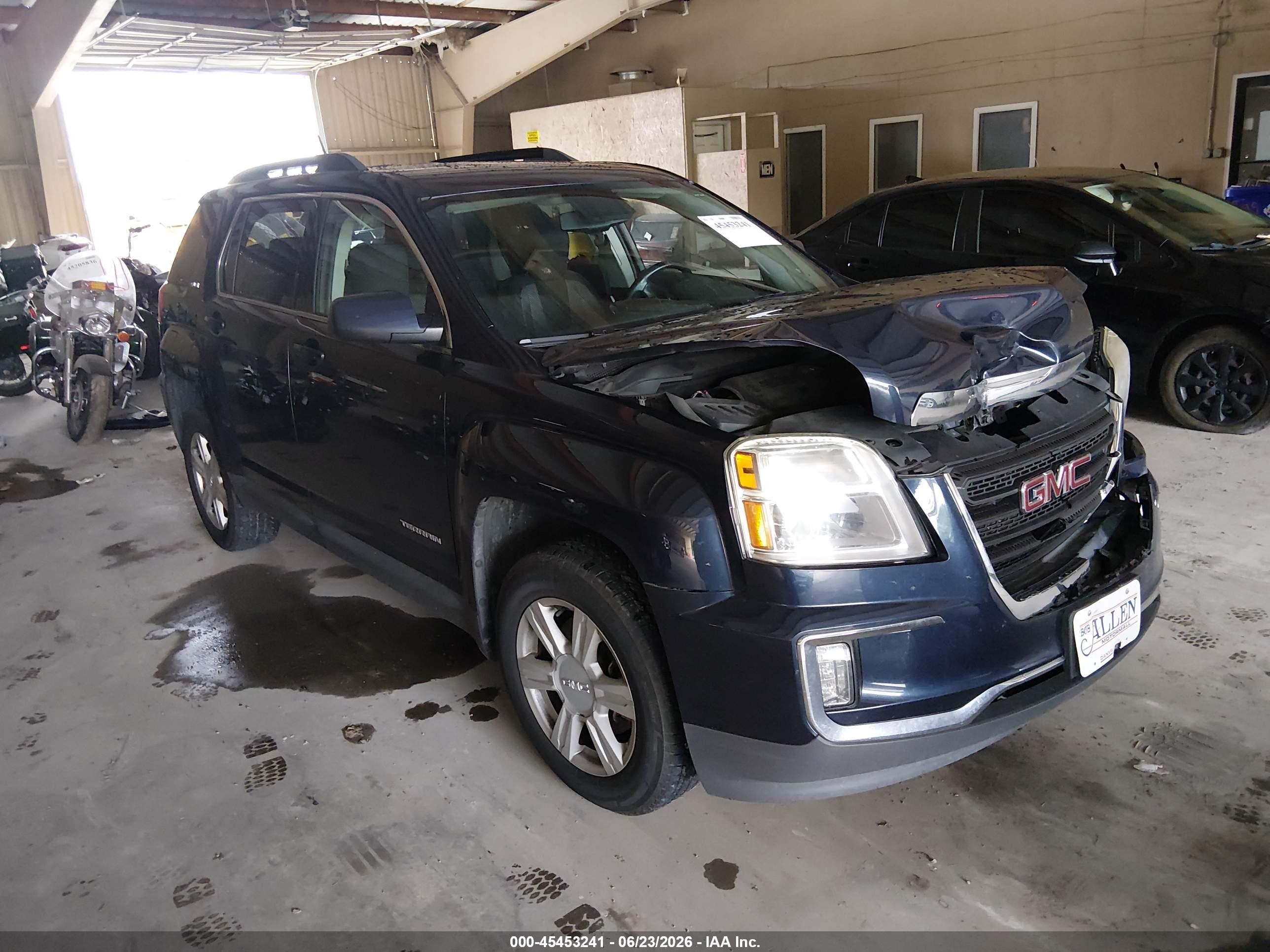 2016 GMC Terrain SLE, VIN 2GKFLTE31G6115928 — Front end