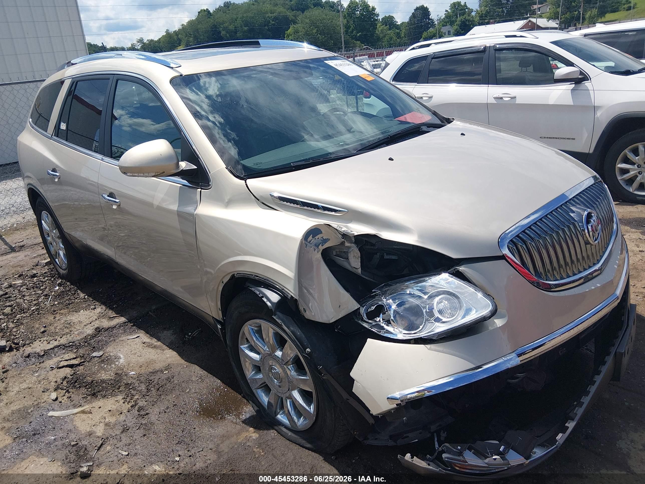 2012 Buick Enclave Leather, VIN 5GAKVCED7CJ305437 — Front end