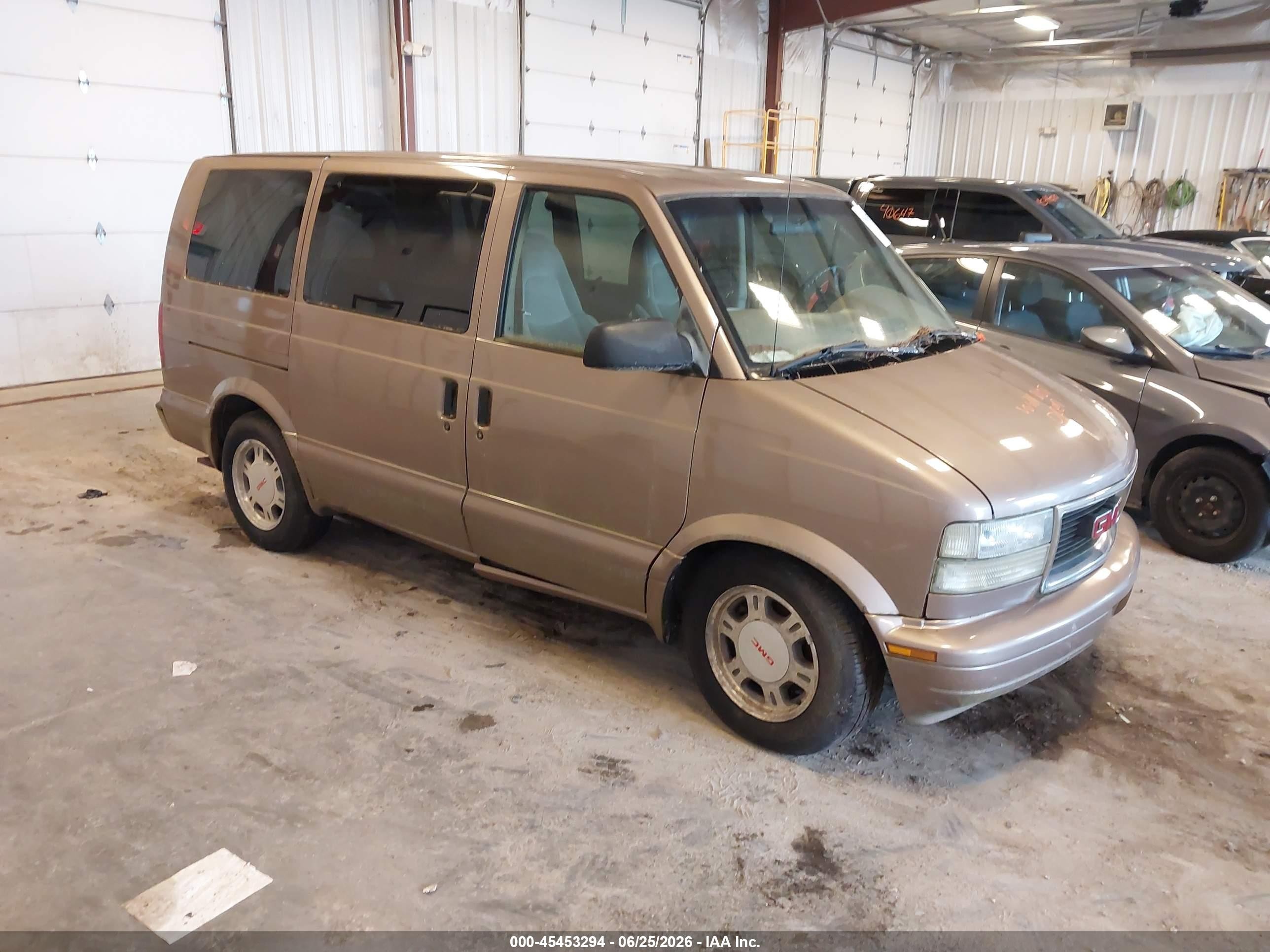 2004 GMC Safari, VIN 1GKEL19XX4B502886 — Normal wear
