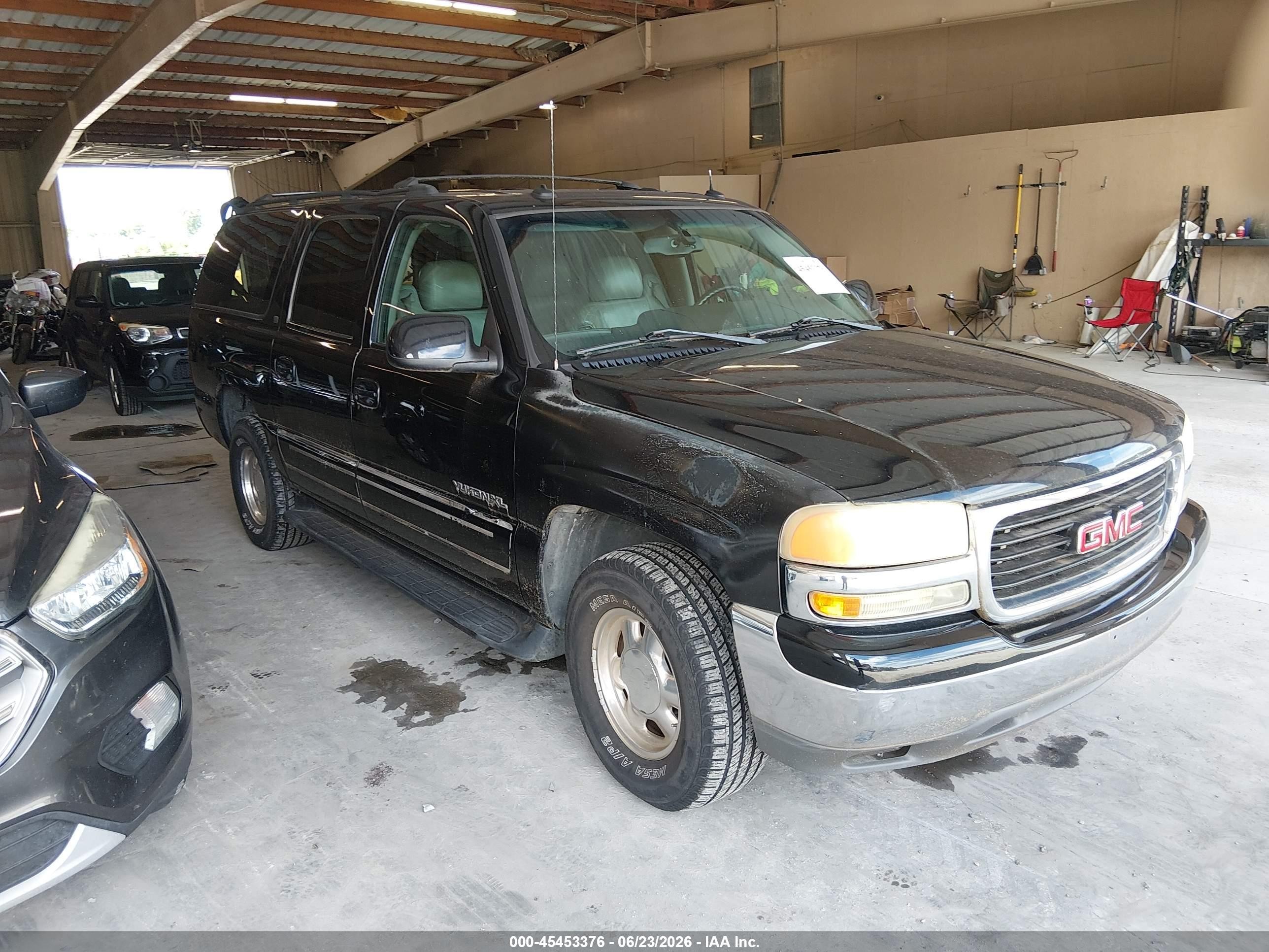2003 GMC Yukon XL SLT, VIN 3GKEC16ZX3G141798 — Зад