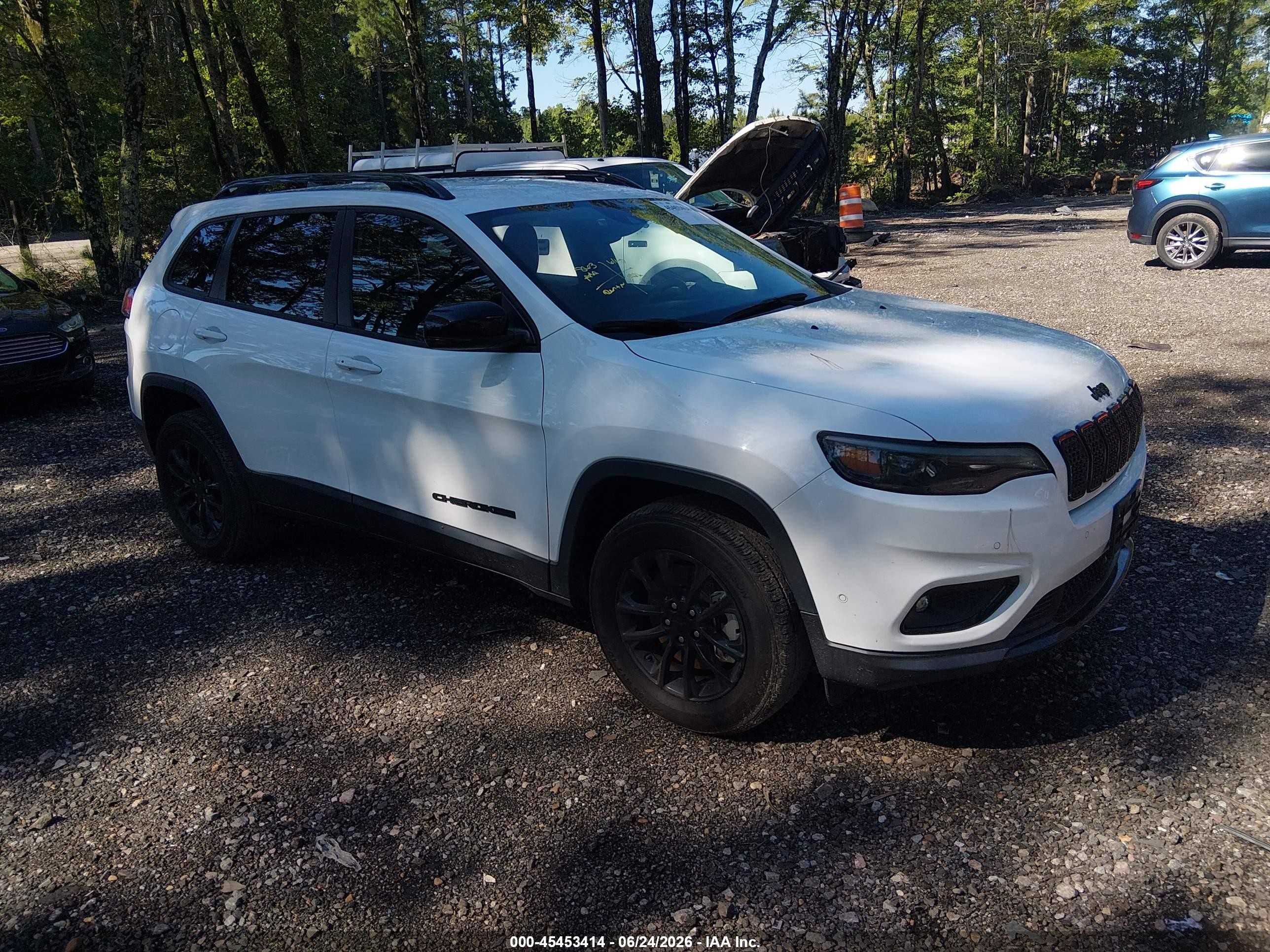2023 Jeep Cherokee Altitude Lux, VIN 1C4PJMMBXPD111513 — Side