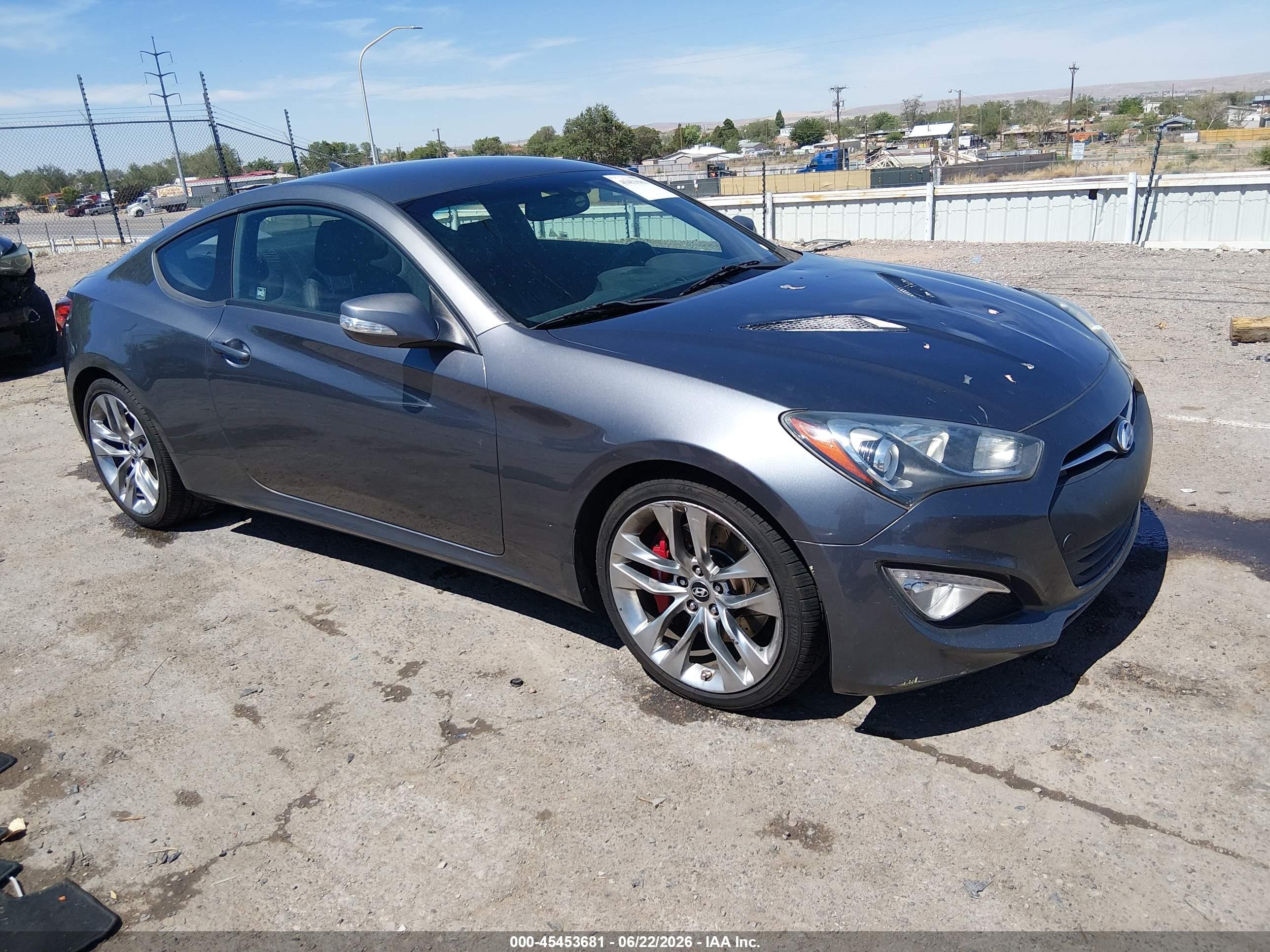 2014 Hyundai Genesis Coupe Ultimate, VIN KMHHU6KJ2EU118028 — Normal wear