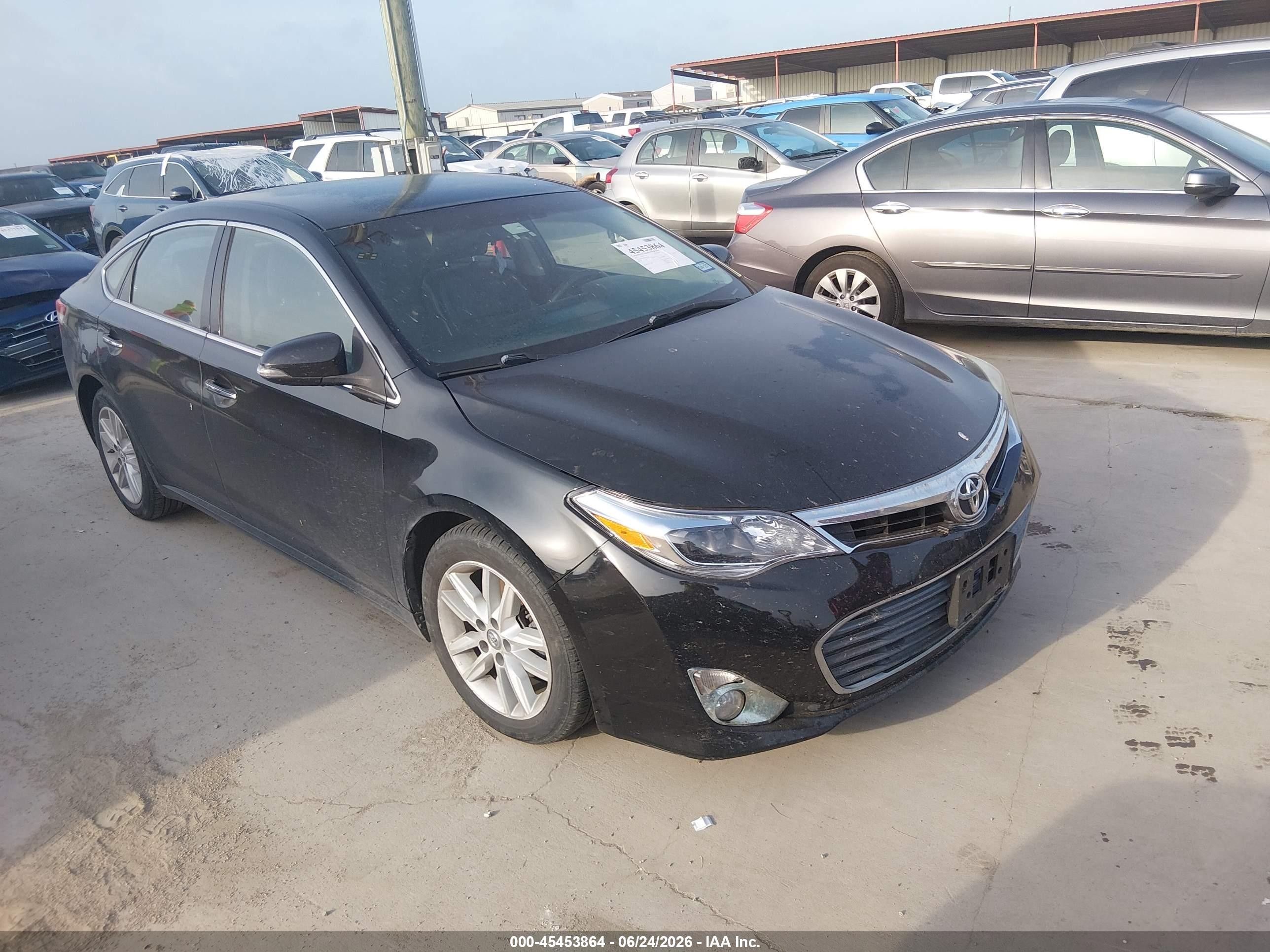 2015 Toyota Avalon XLE Touring, VIN 4T1BK1EB5FU142554 — Side