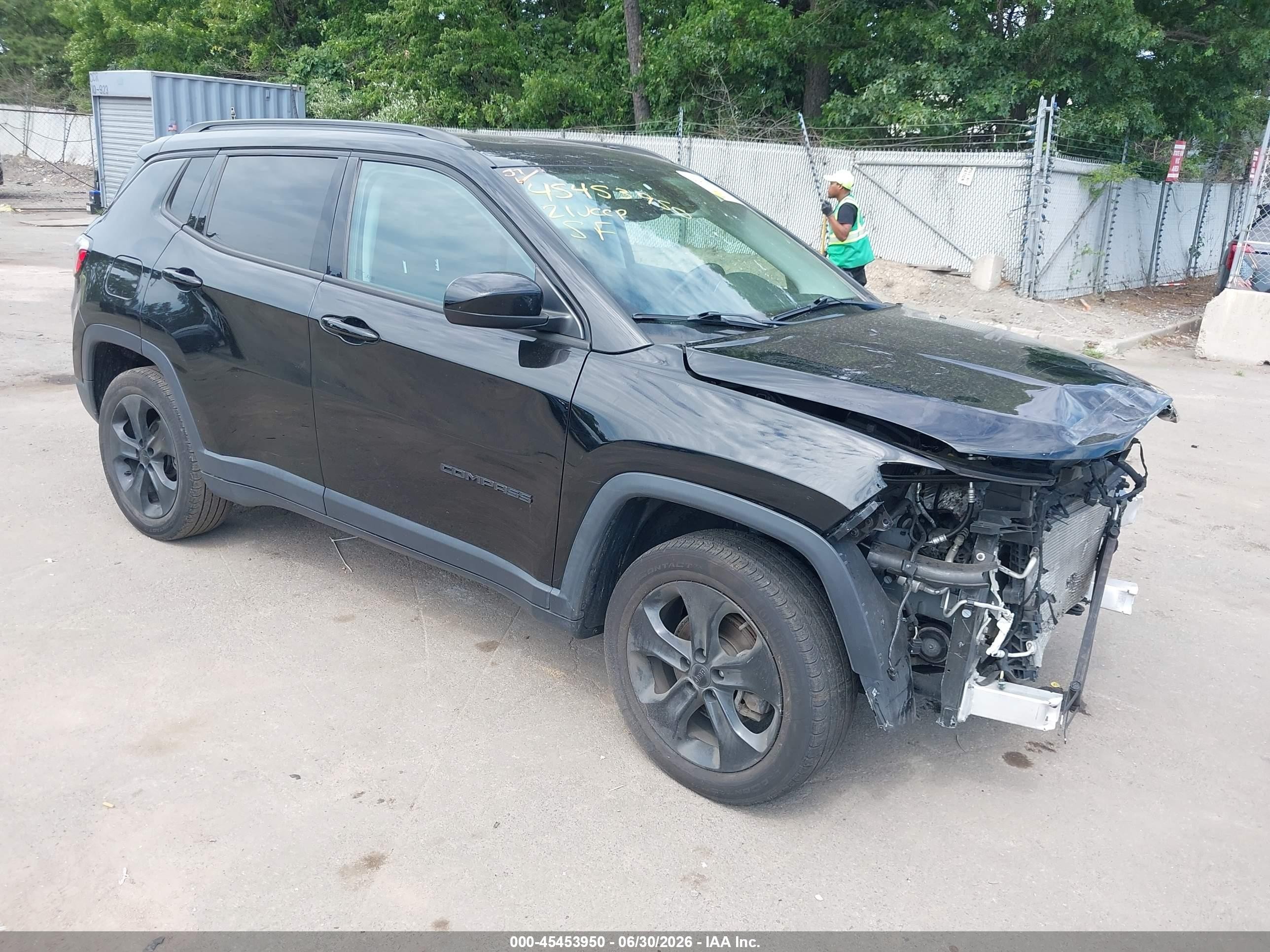 2021 Jeep Compass Altitude, VIN 3C4NJDBB5MT525931 — Front end