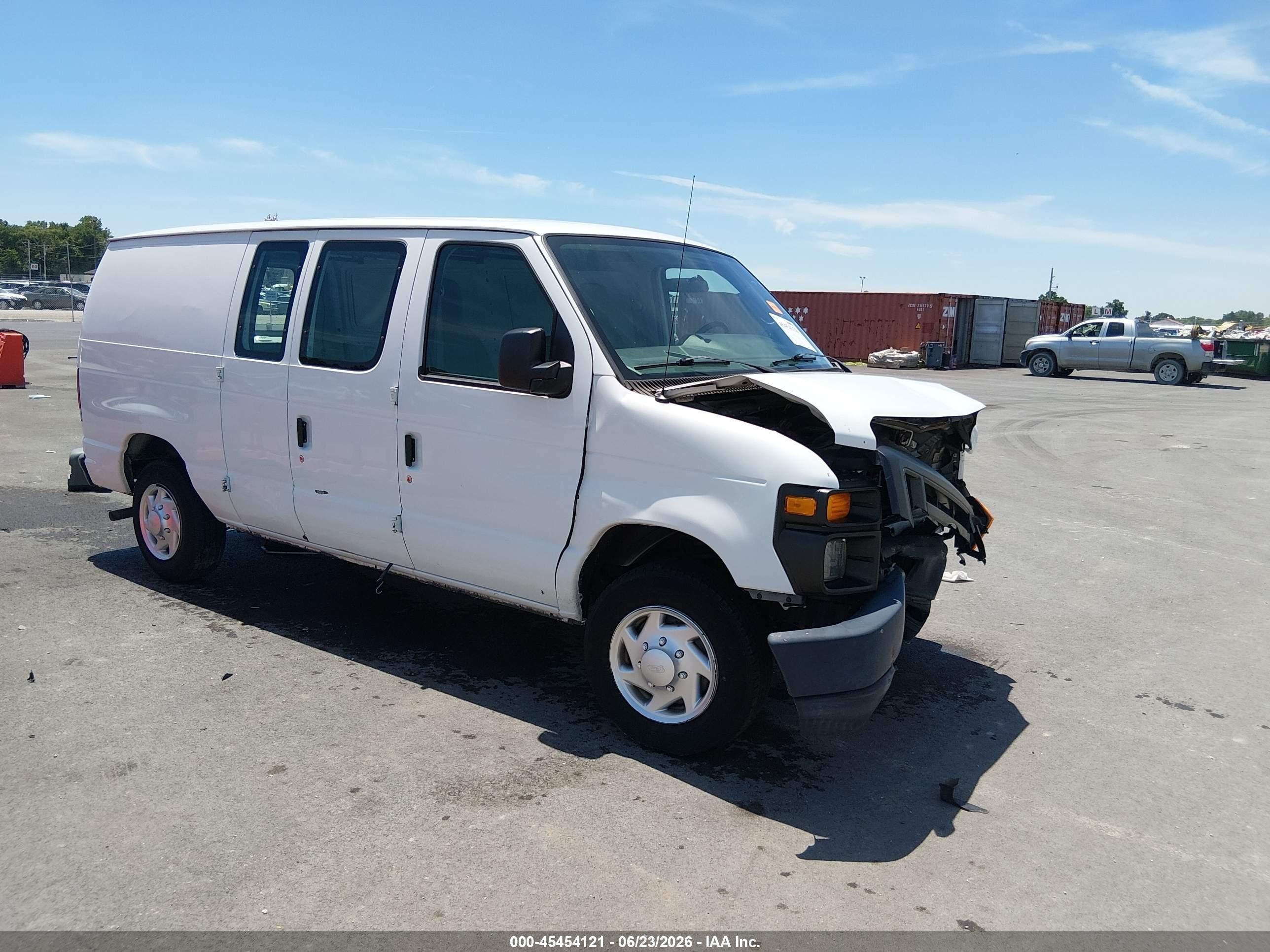 2012 Ford Econoline Cargo Commercial, VIN 1FTNE1EW7CDA76614 — Front end