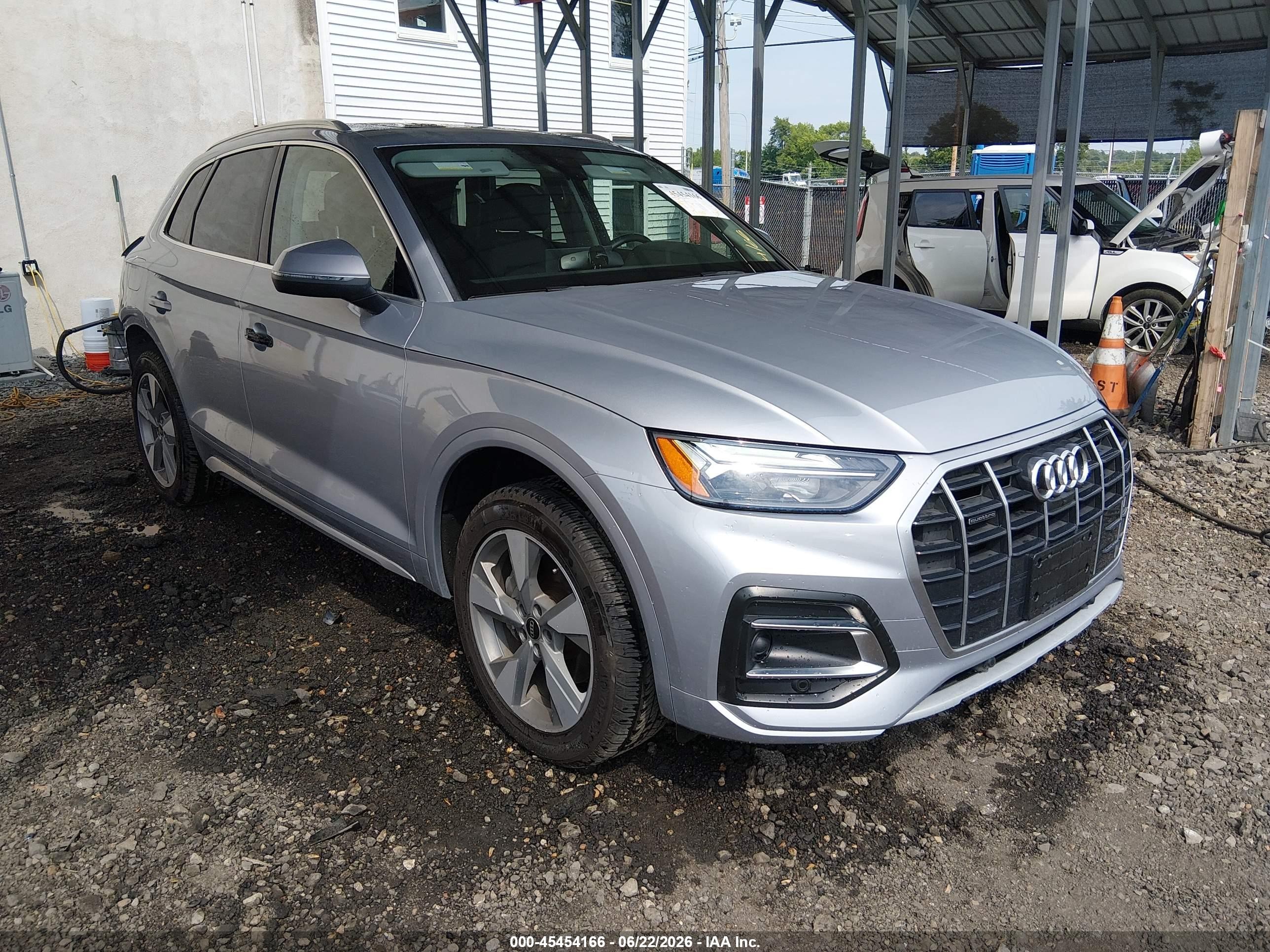 2023 Audi Q5 Premium Plus, VIN WA1BBAFY1P2007988 — Rear end