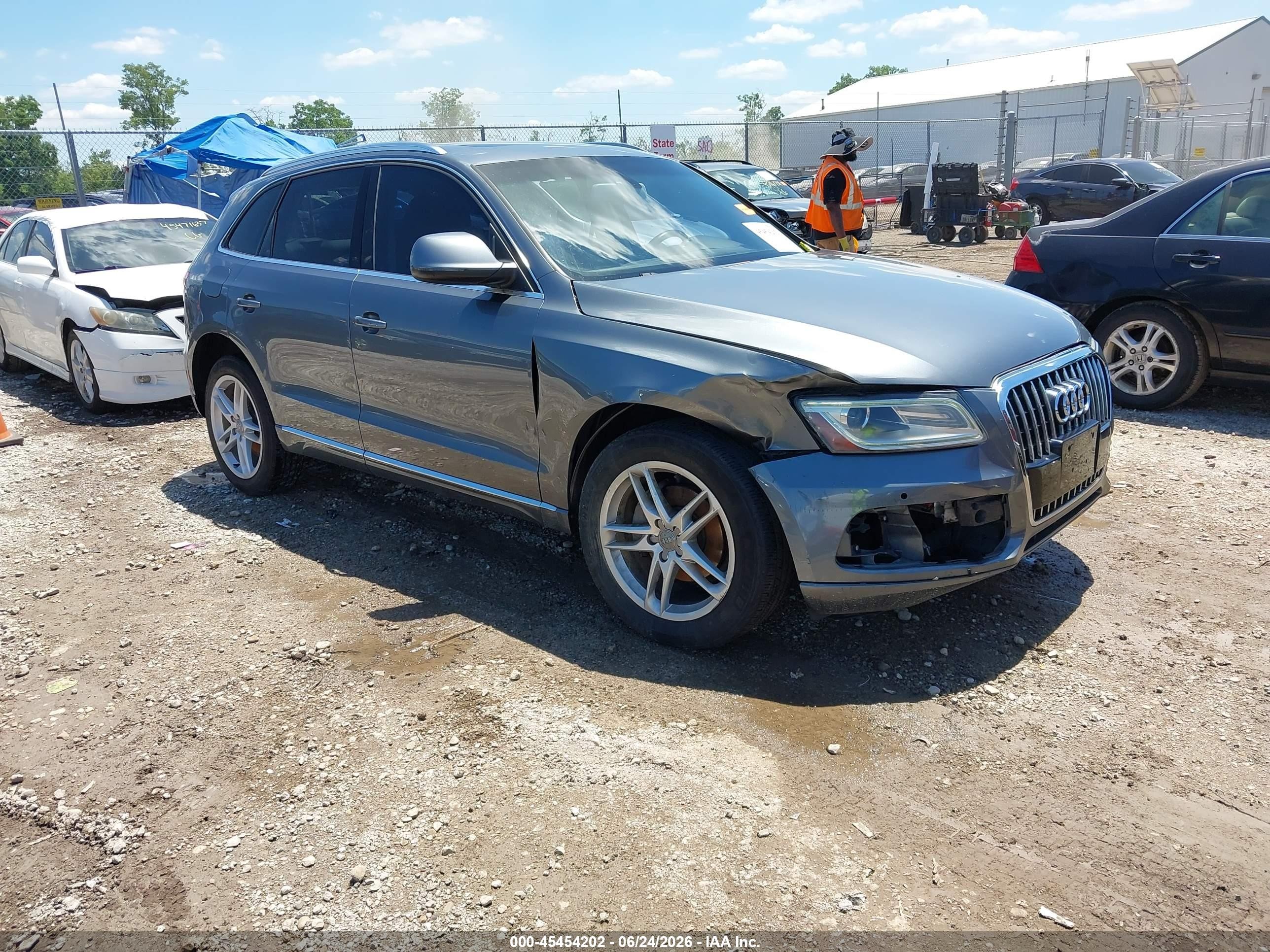 2013 Audi Q5 Premium Plus, VIN WA1LFAFPXDA009630 — Front end