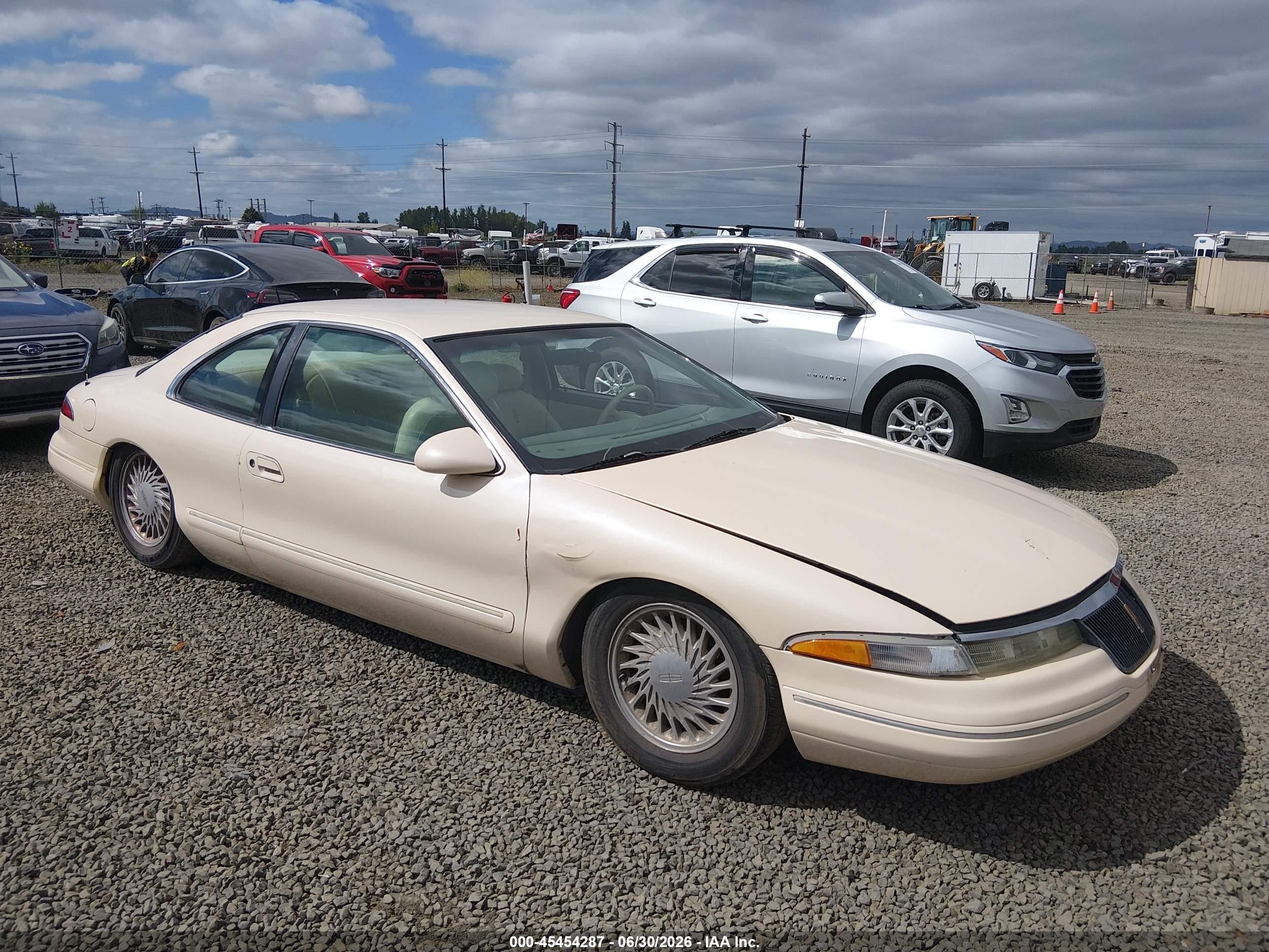 1995 Lincoln Mark VIII, VIN 1LNLM91V5SY668103 — Normal wear