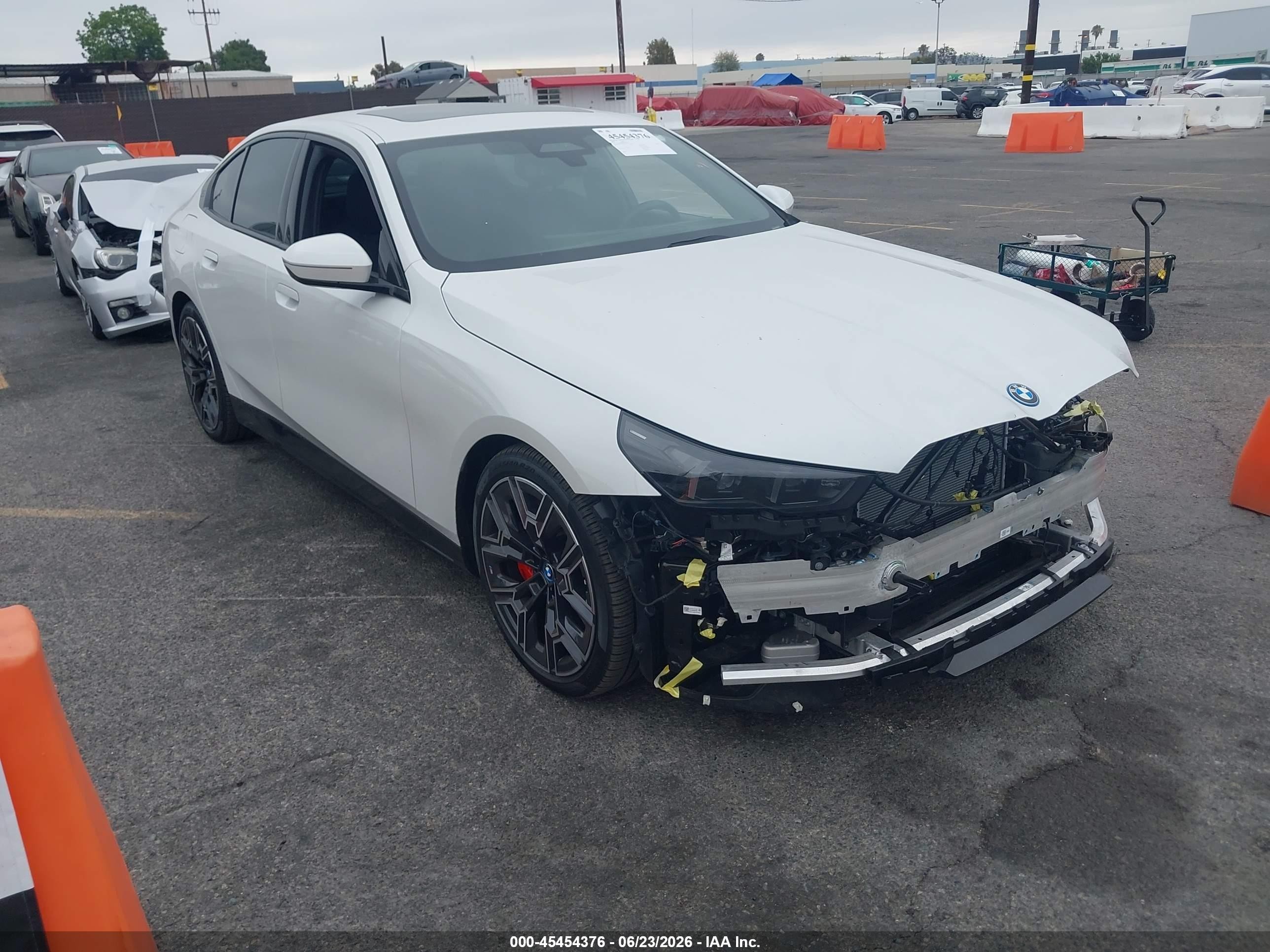 2024 BMW i5 eDrive40, VIN WBY33FK09RCR39288 — Front end