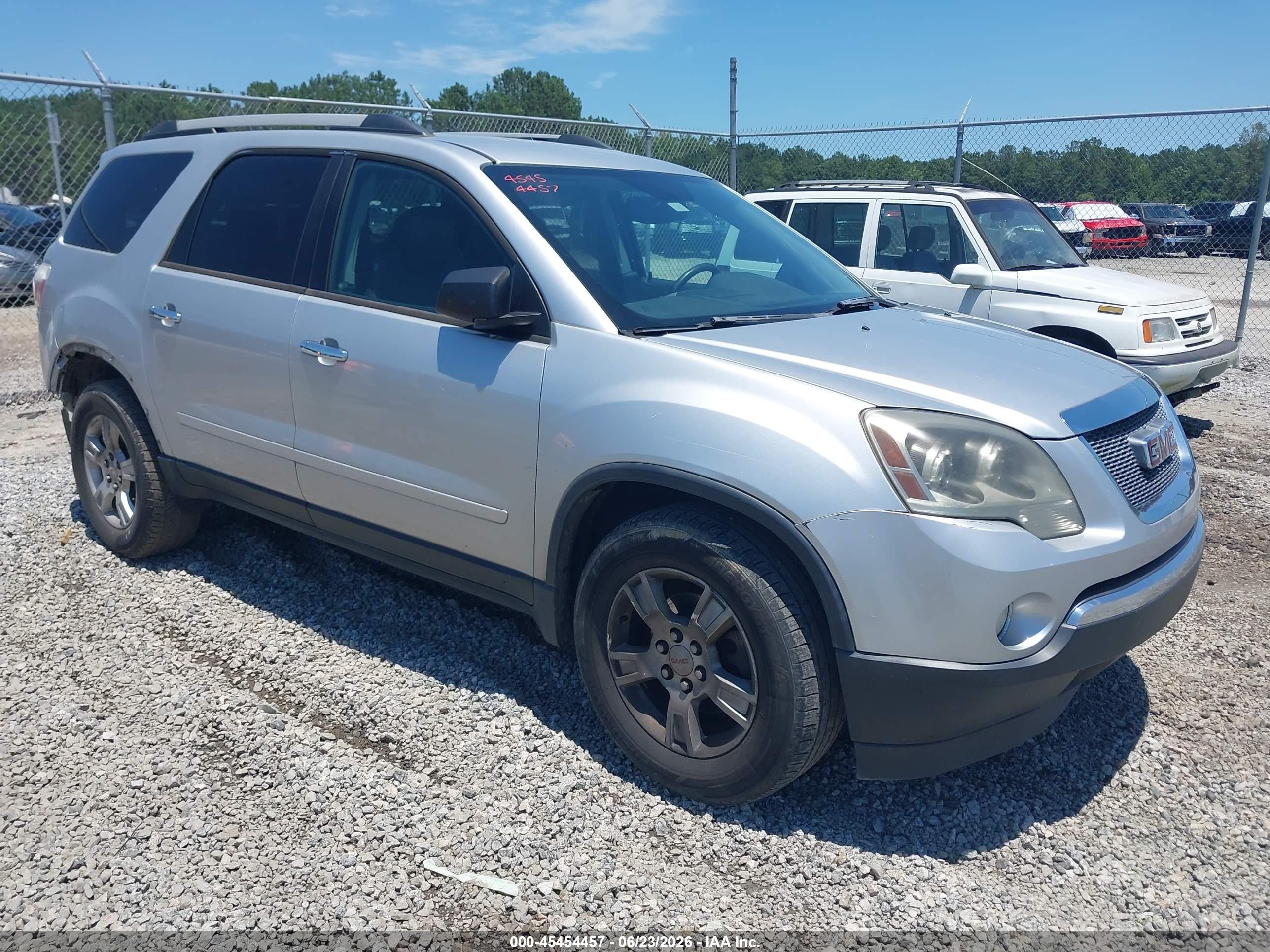 2010 GMC Acadia SLE, VIN 1GKLRLEDXAJ188333 — Rear end