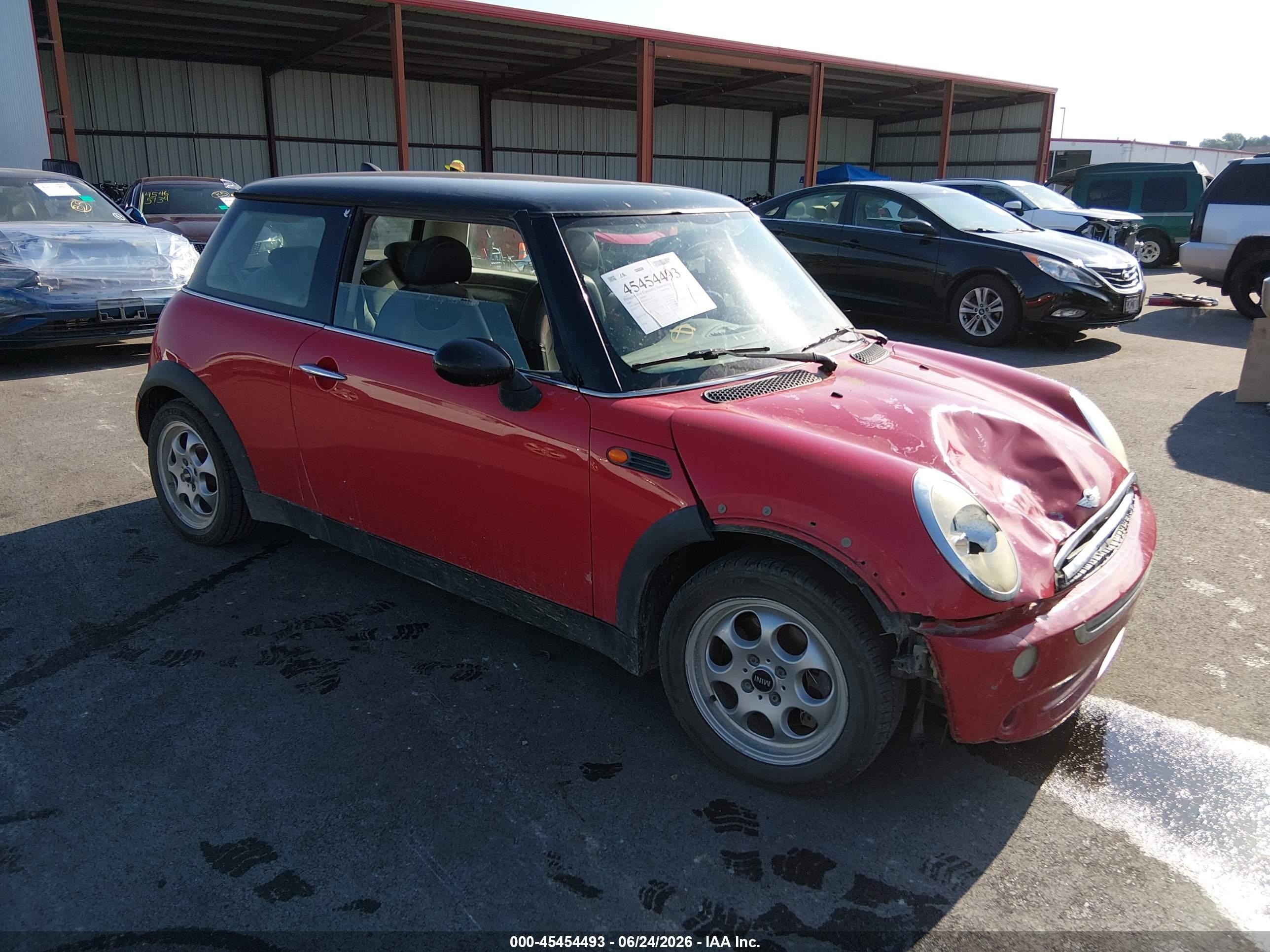 2005 MINI Hardtop, VIN WMWRC33525TK60118 — Front end