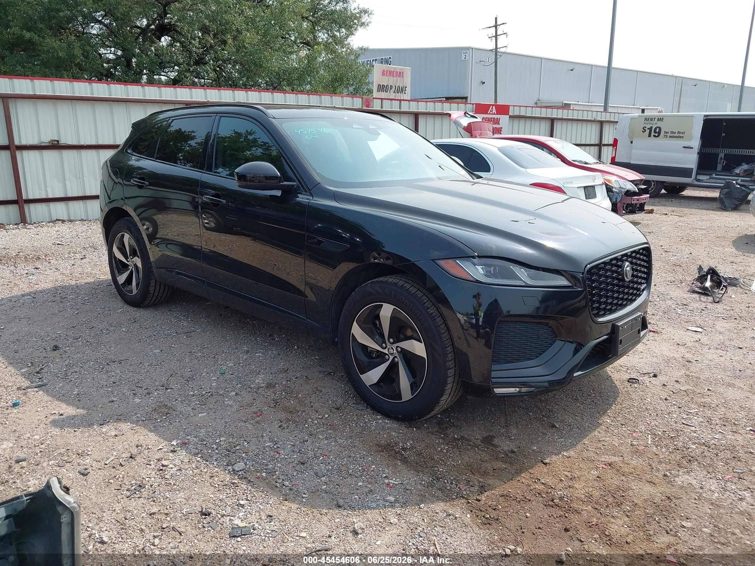 2025 Jaguar F-Pace R-Dynamic S, VIN SADCT2EX5SA742448 — Front end