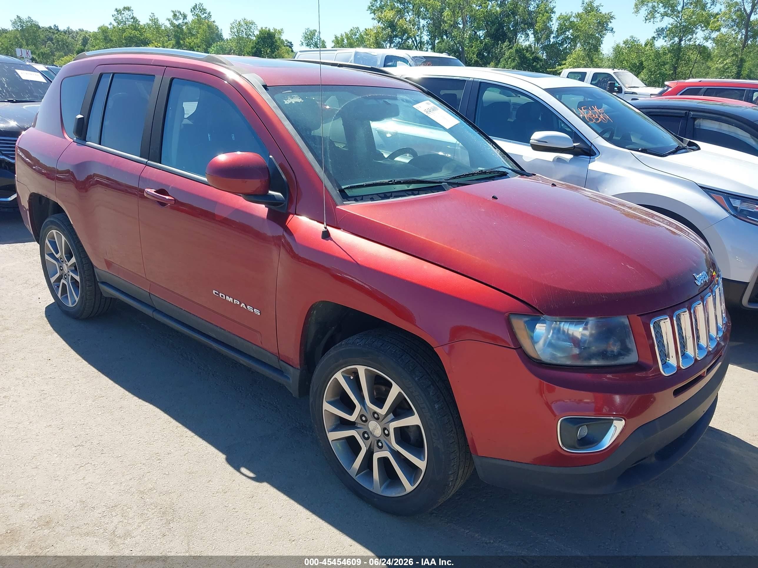 2016 Jeep Compass High Altitude, VIN 1C4NJCEA2GD699947 — Бок