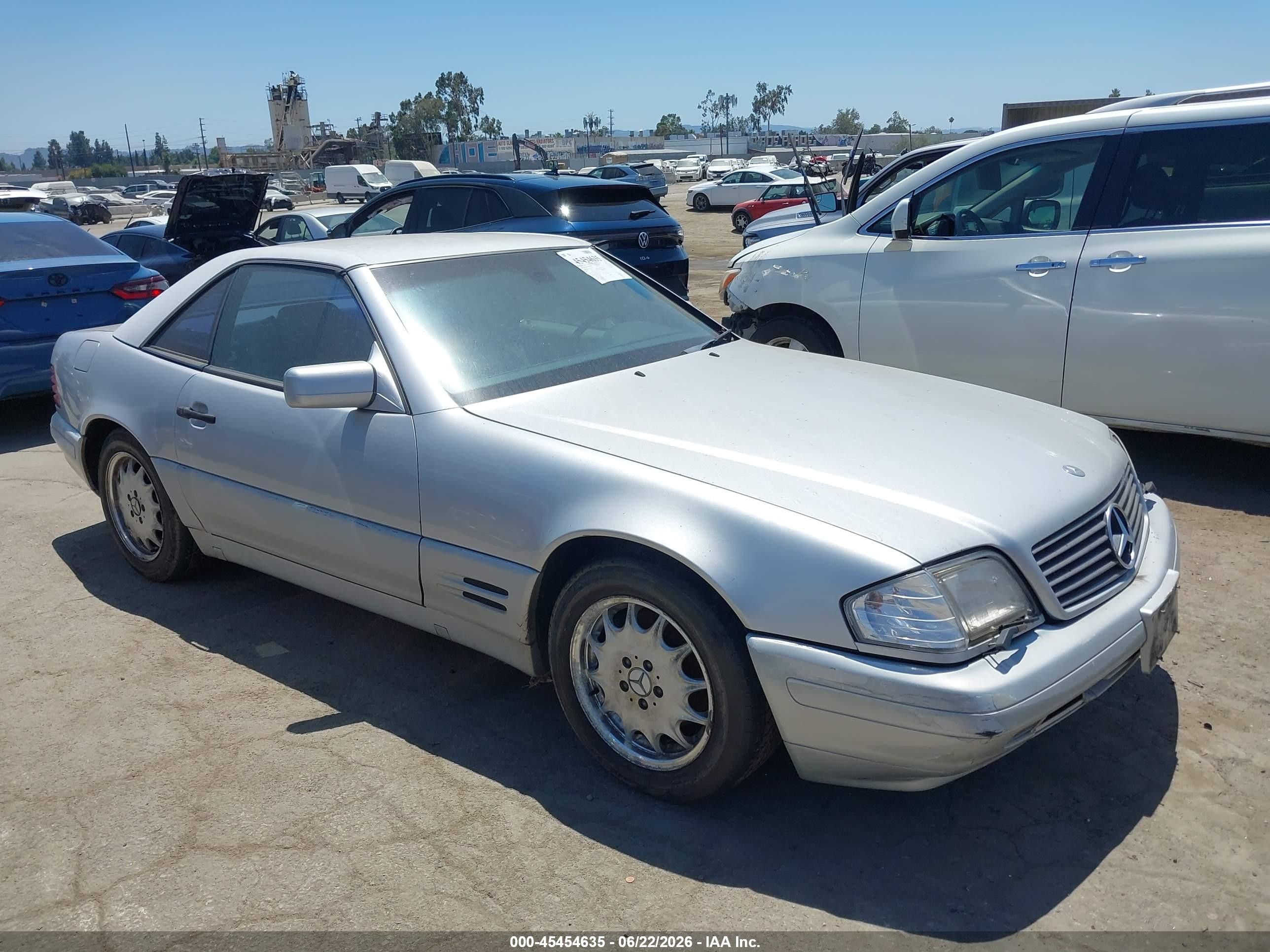 1997 Mercedes-Benz SL 500, VIN WDBFA67FXVF141360 — Normal wear