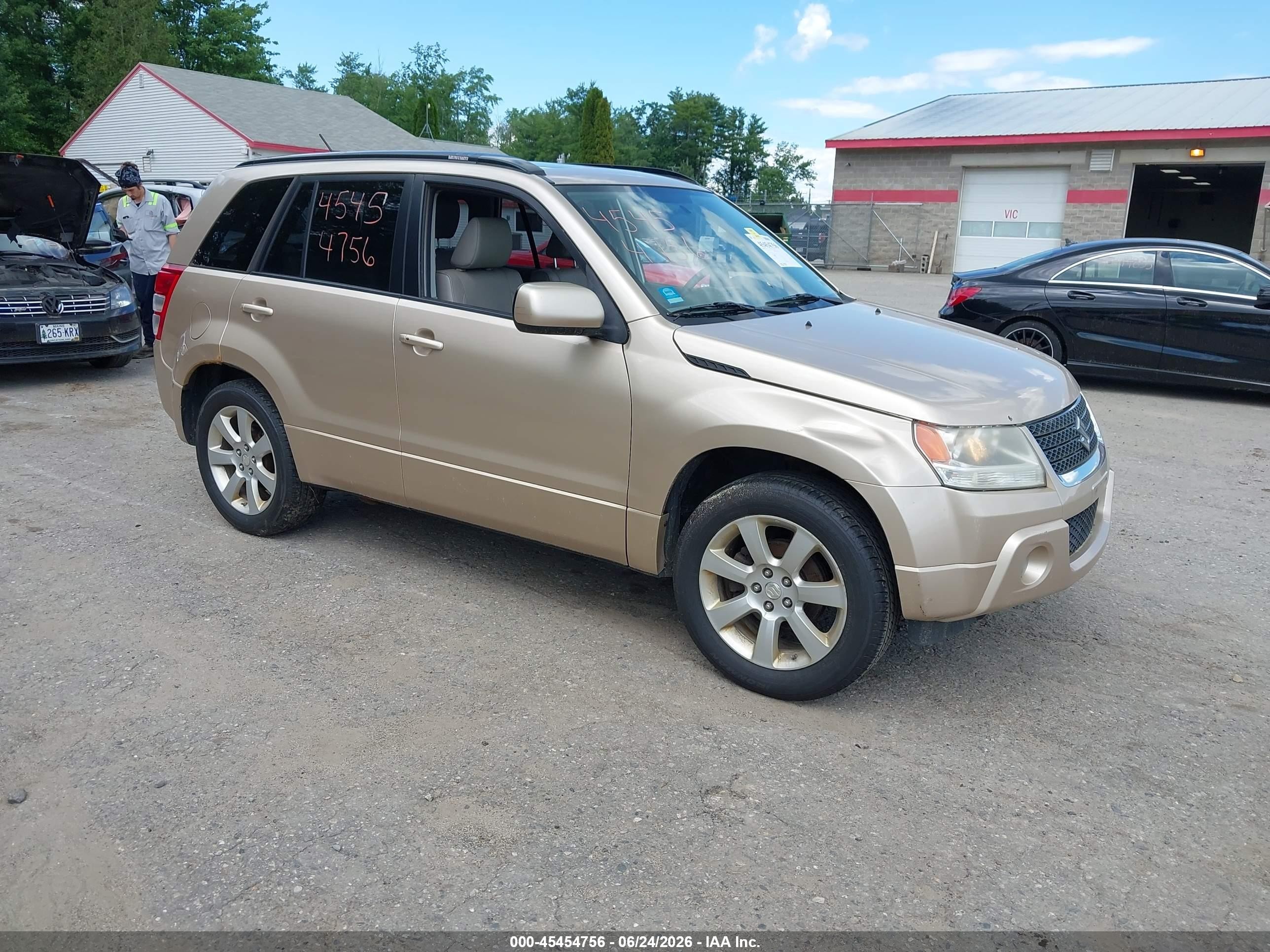 2012 Suzuki Grand Vitara Limited, VIN JS3TD0D76C4100045 — Normal wear