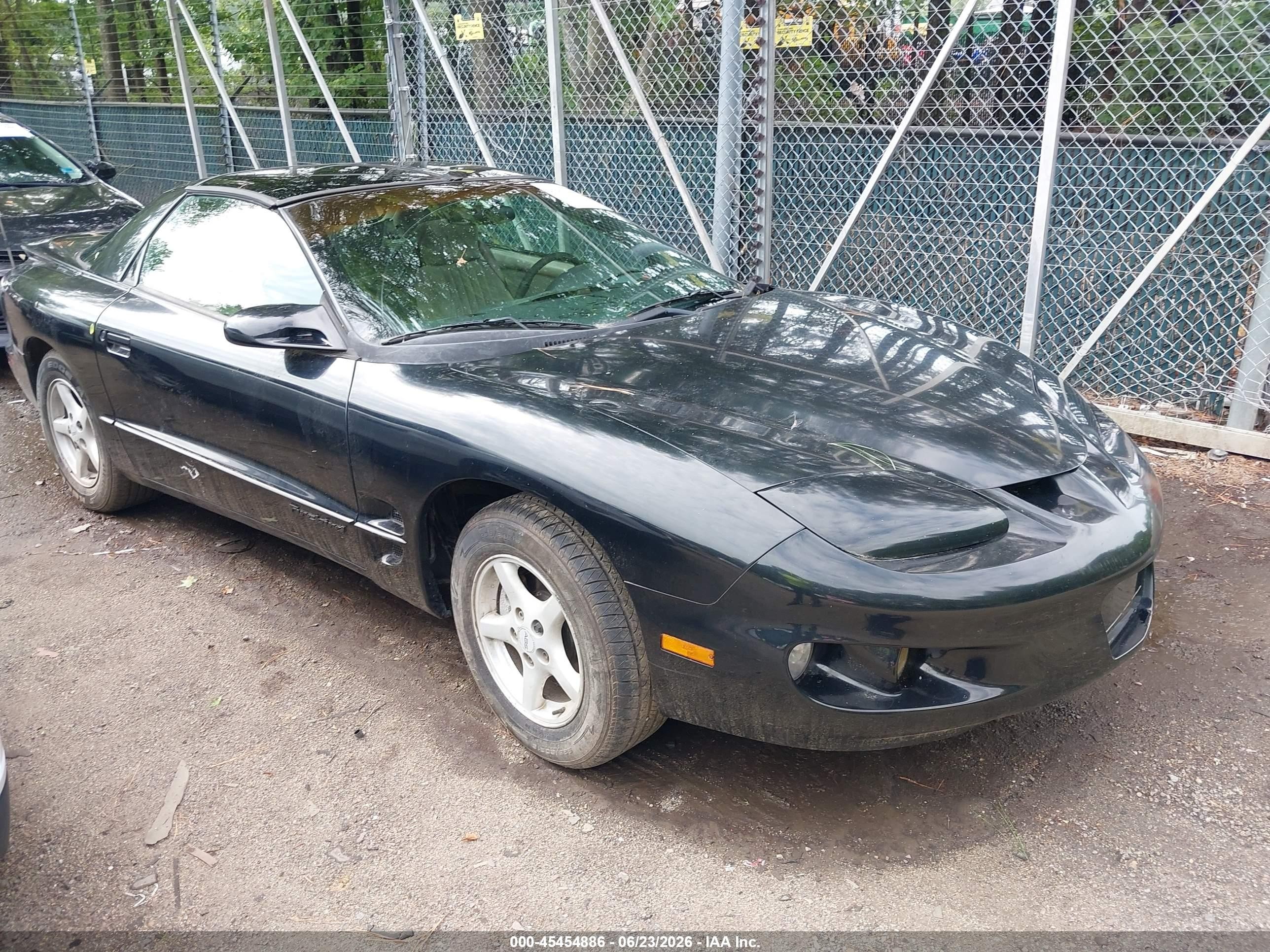 2001 Pontiac Firebird Firebird, VIN 2G2FS22K412148655 — Normal wear