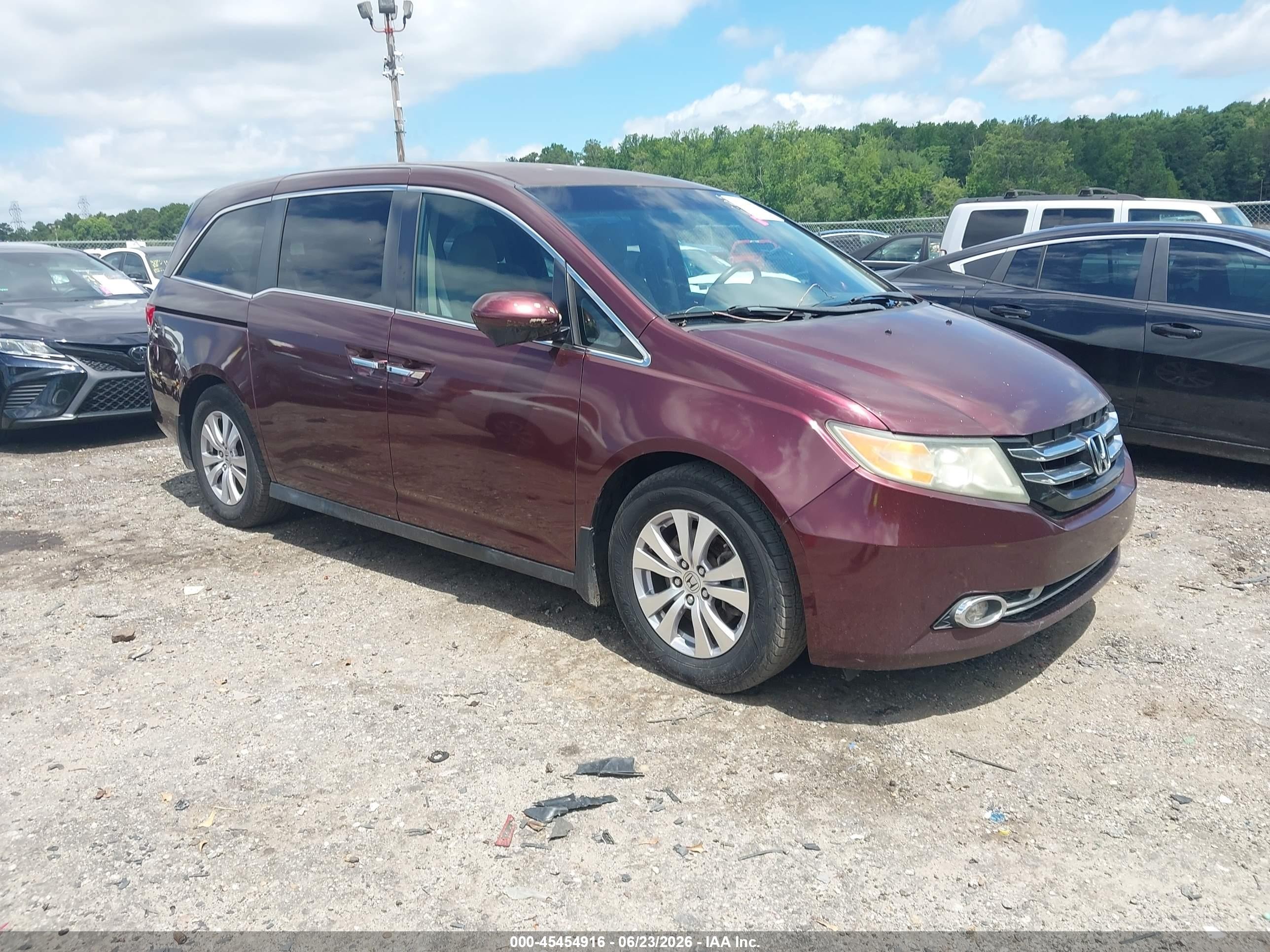 2015 Honda Odyssey EX, VIN 5FNRL5H4XFB058503 — Перед