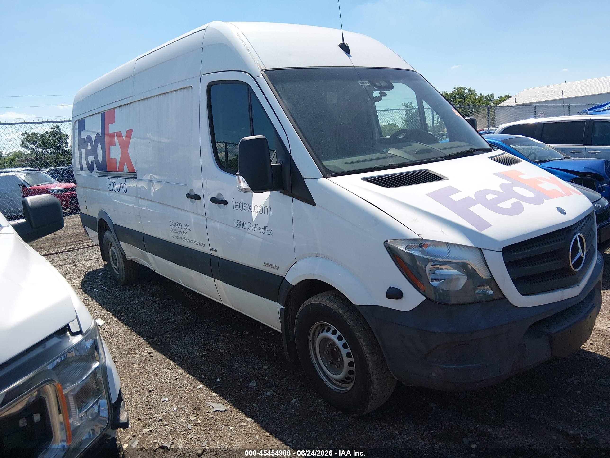 2016 Mercedes-Benz Sprinter Cargo, VIN WD3PE8DD5GP183581 — Normal wear