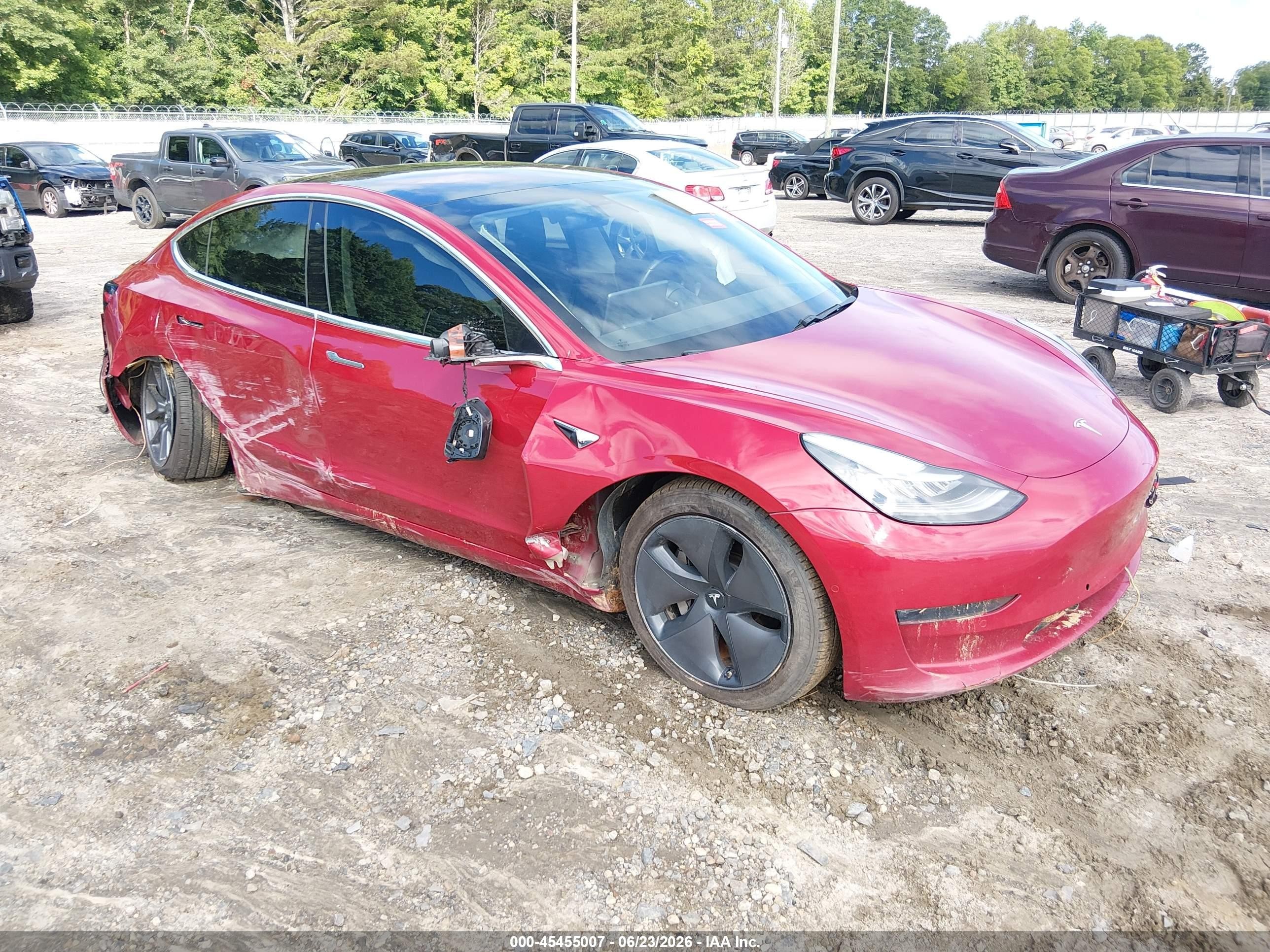 2018 Tesla Model 3 Long Range Battery, VIN 5YJ3E1EB0JF064315 — Side