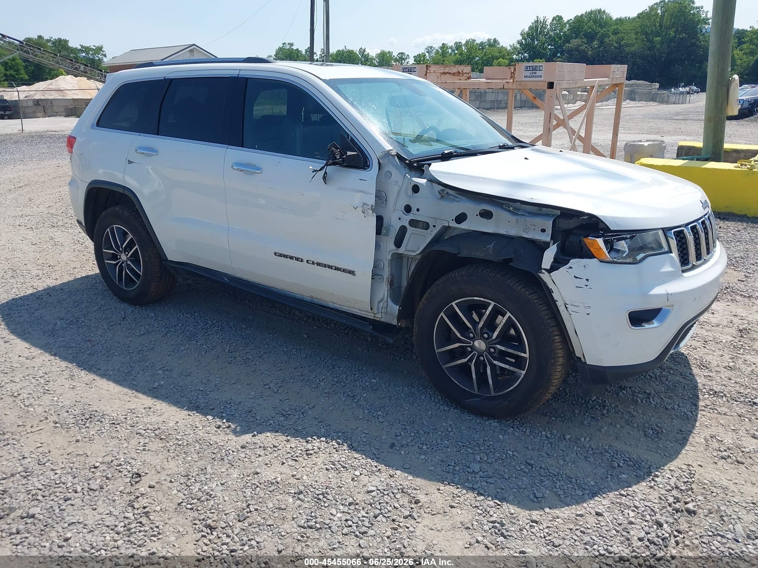 2018 Jeep Grand Cherokee Limited, VIN 1C4RJFBG3JC398998 — Side