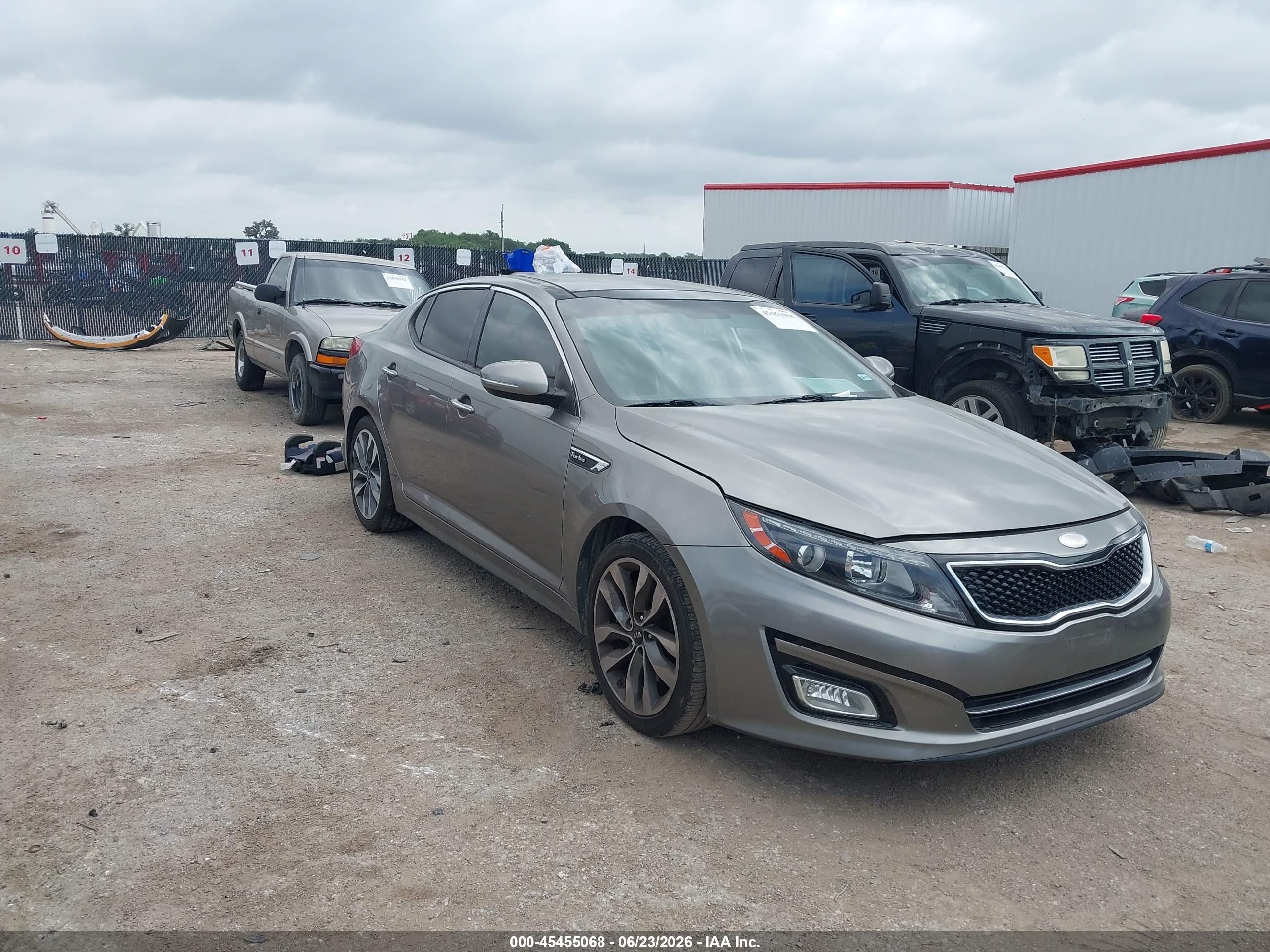 2014 Kia Optima SX Turbo, VIN 5XXGR4A66EG259869 — Side