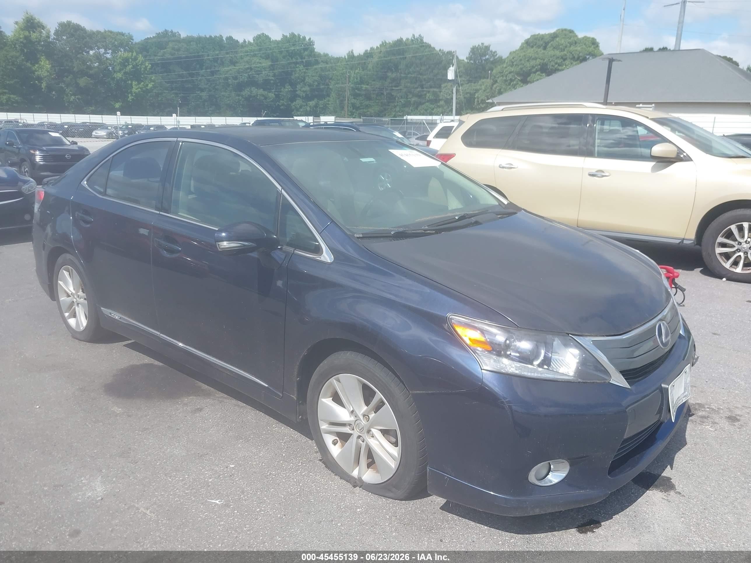 2010 Lexus HS 250h Premium, VIN JTHBB1BA6A2019090 — Normal wear