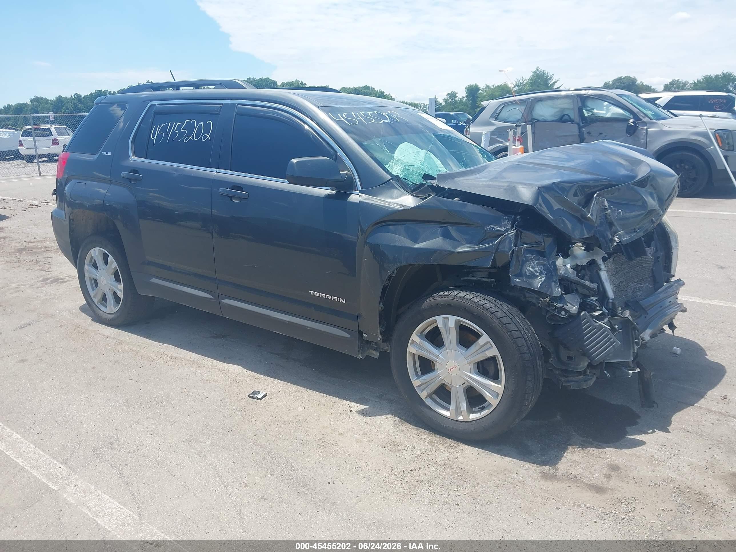 2017 GMC Terrain SLE, VIN 2GKFLTEK2H6262848 — Перед