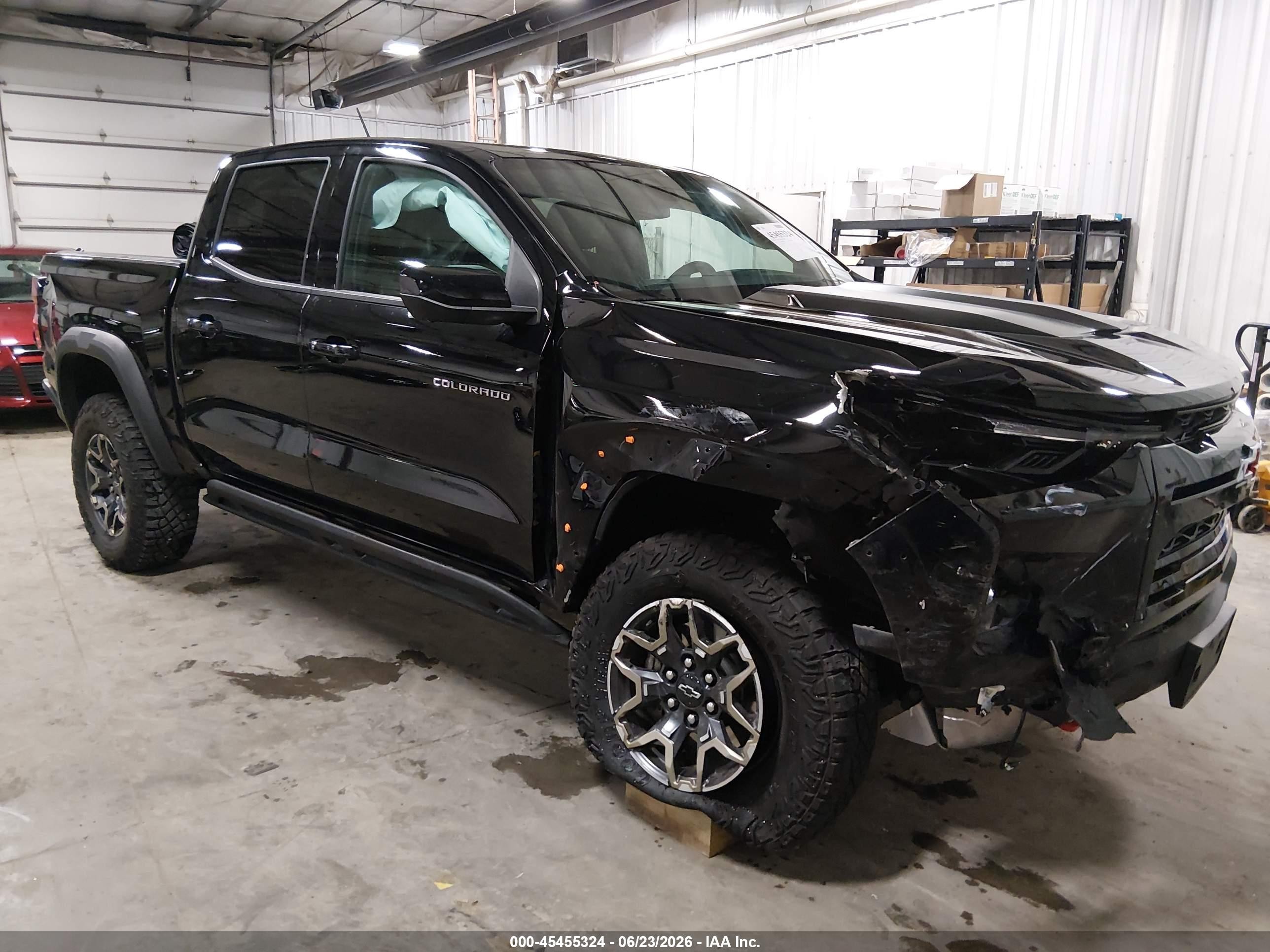 2024 Chevrolet Colorado 4WD ZR2, VIN 1GCPTFEK2R1181547 — Front end