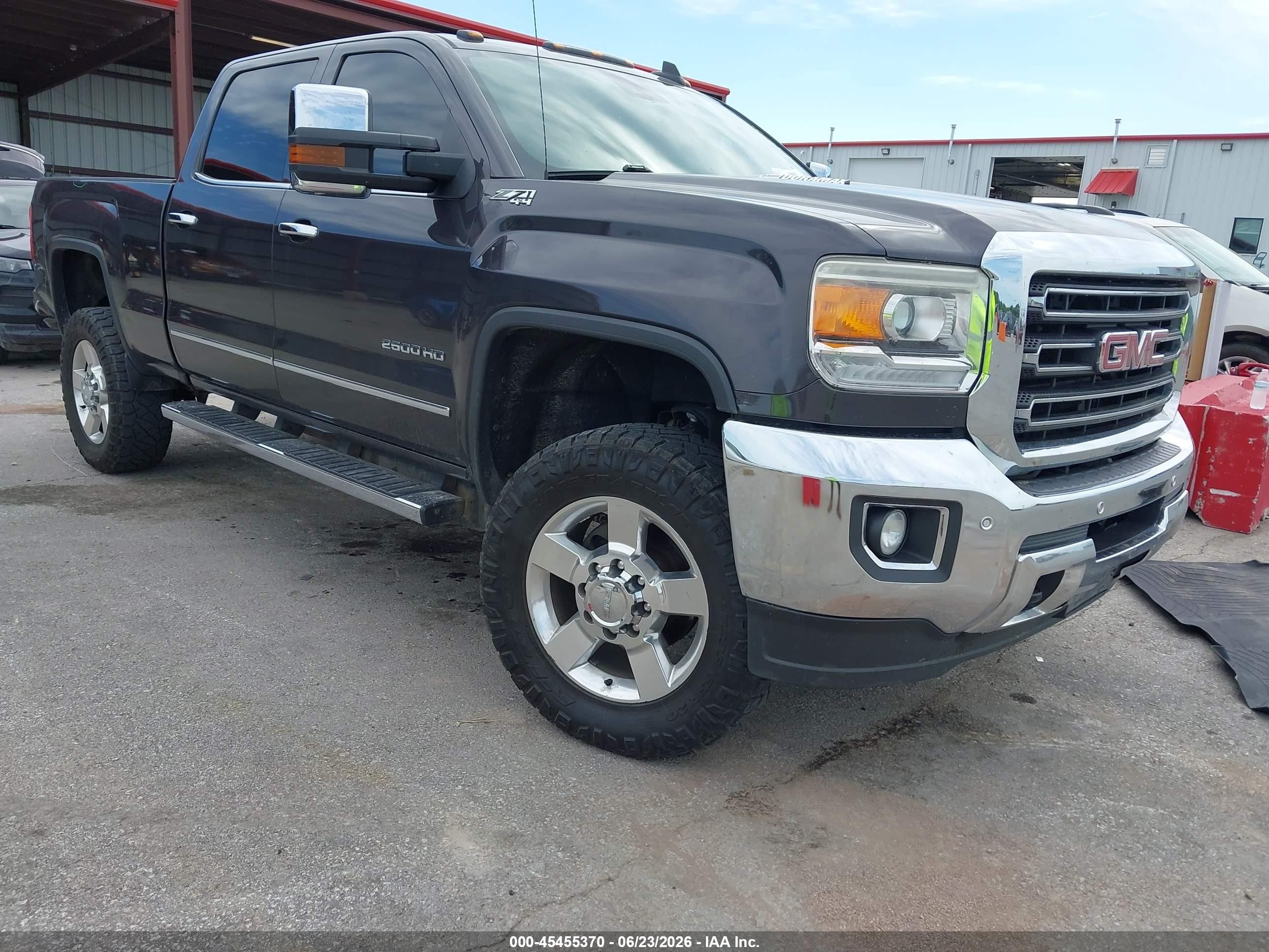 2016 GMC Sierra 2500HD SLT, VIN 1GT12TE86GF120486 — Rear end