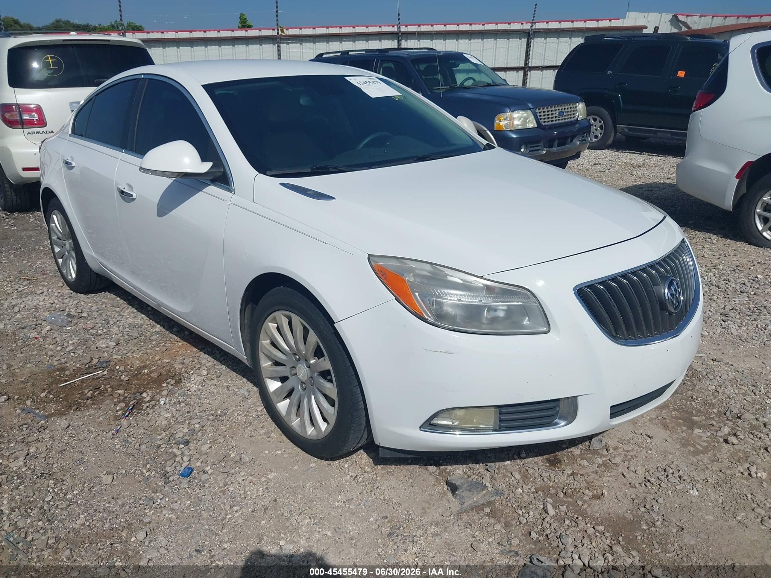 2013 Buick Regal Turbo Premium 1, VIN 2G4GS5EVXD9125024 — Side
