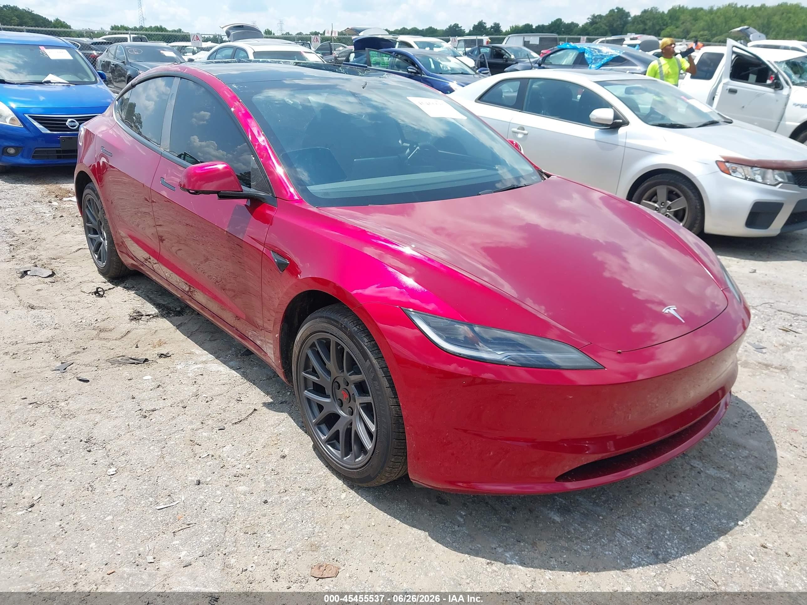2025 Tesla Model 3 Long Range, VIN 5YJ3E1EA4SF952395 — Roof