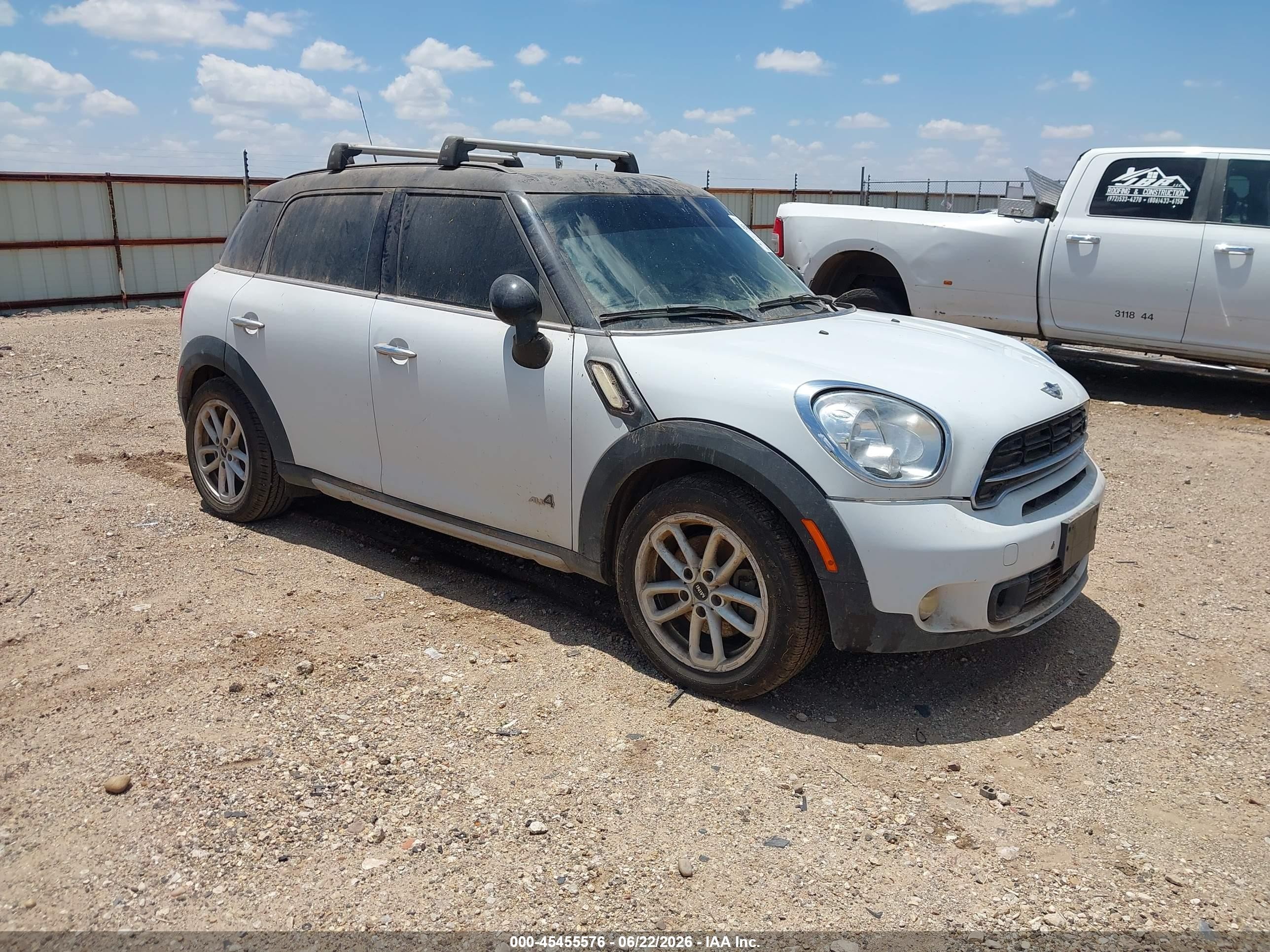 2015 MINI Countryman S, VIN WMWZC5C58FWT38056 — Normal wear