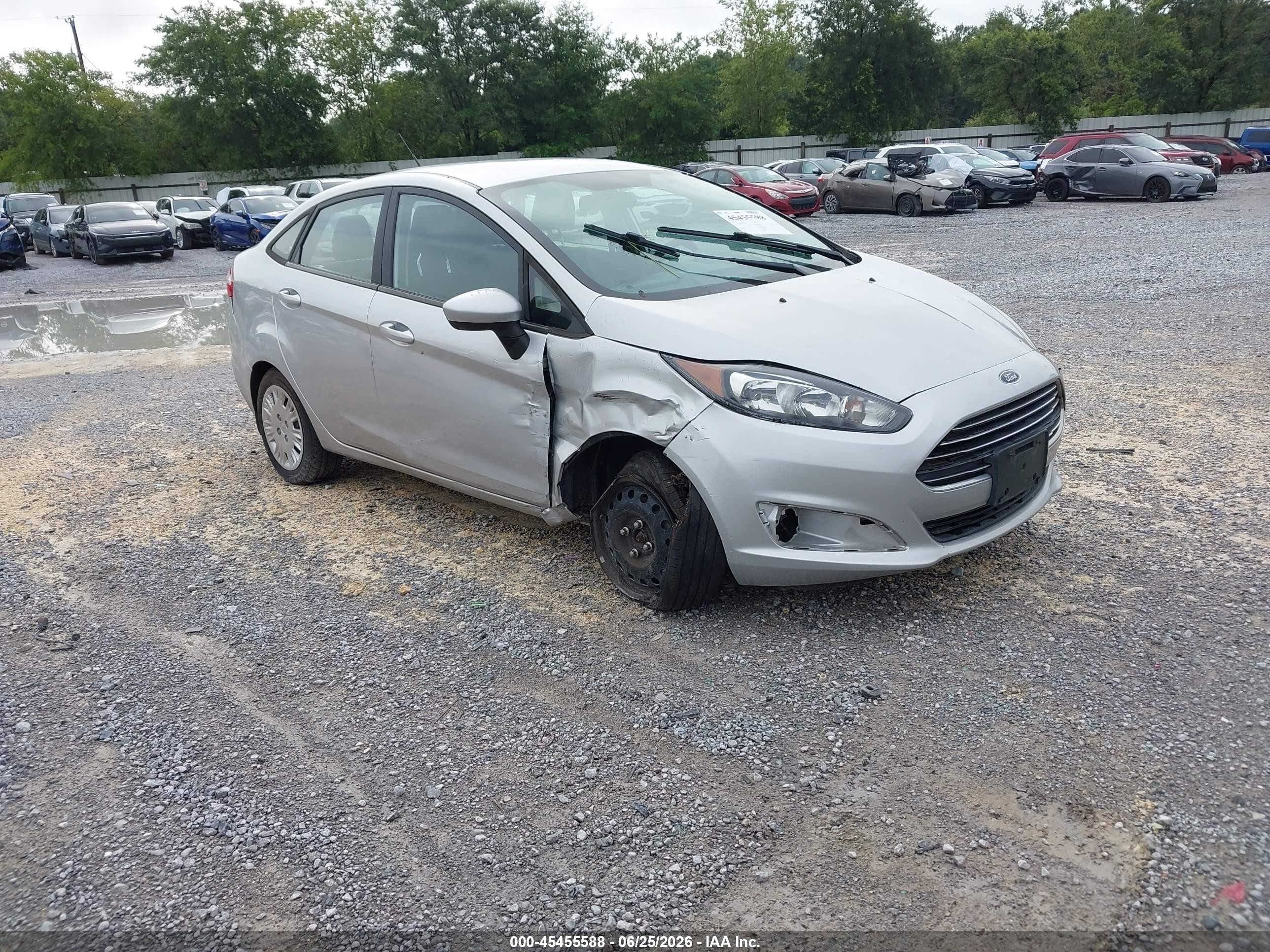2017 Ford Fiesta S, VIN 3FADP4AJ9HM170545 — Front end