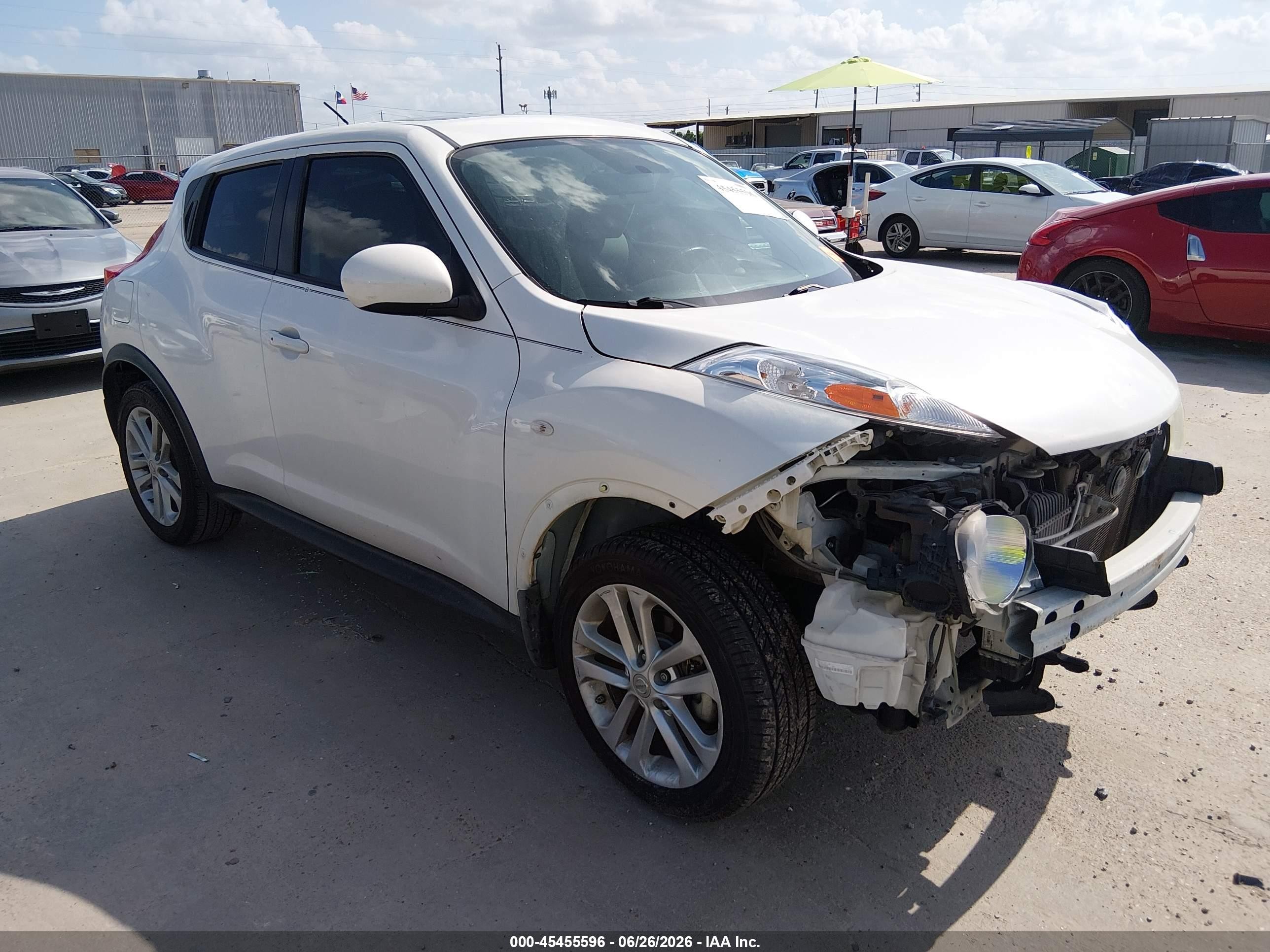 2013 Nissan Juke SV, VIN JN8AF5MR3DT204177 — Front end
