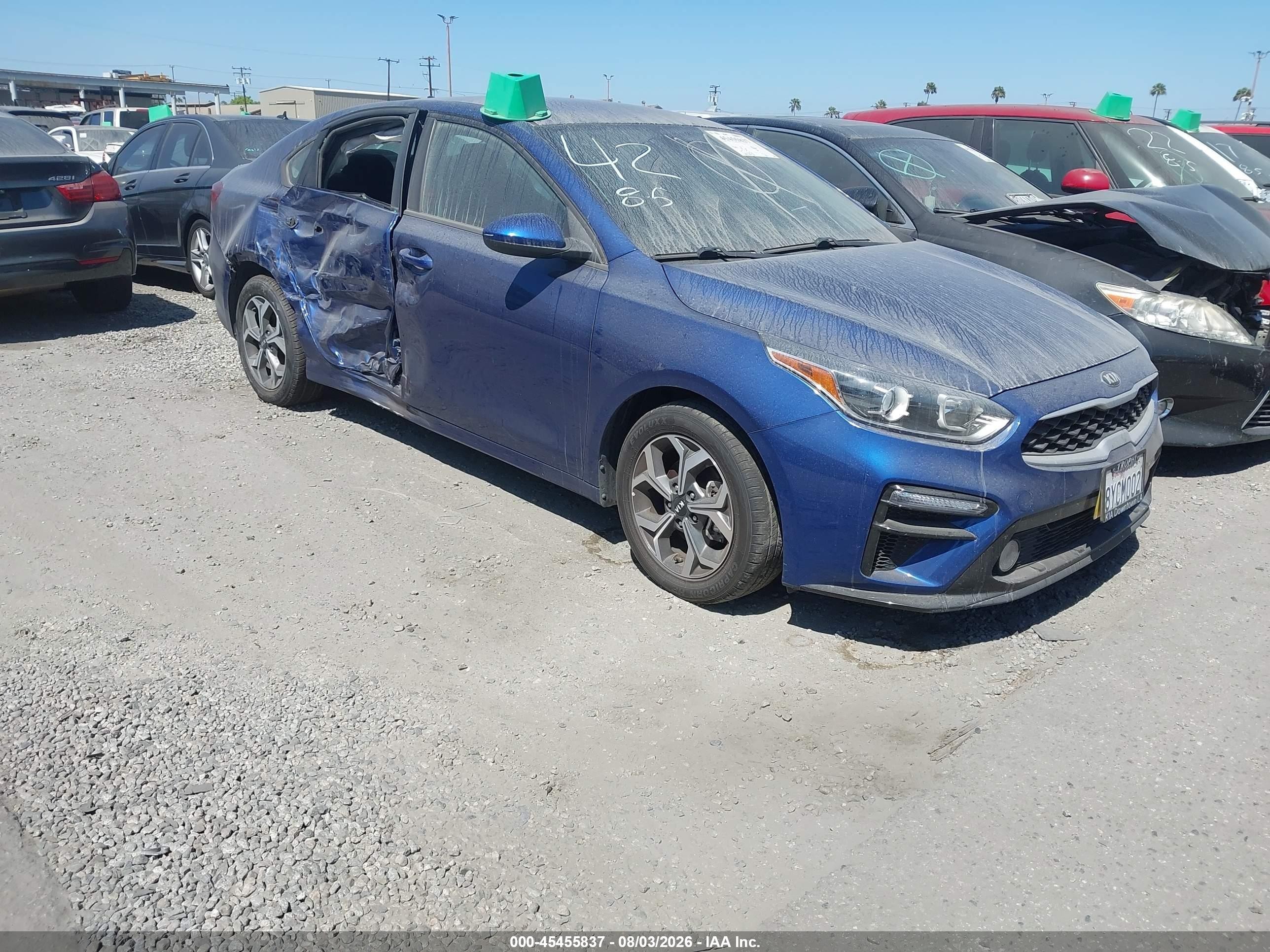 2021 Kia Forte LXS, VIN 3KPF24AD0ME401624 — Side