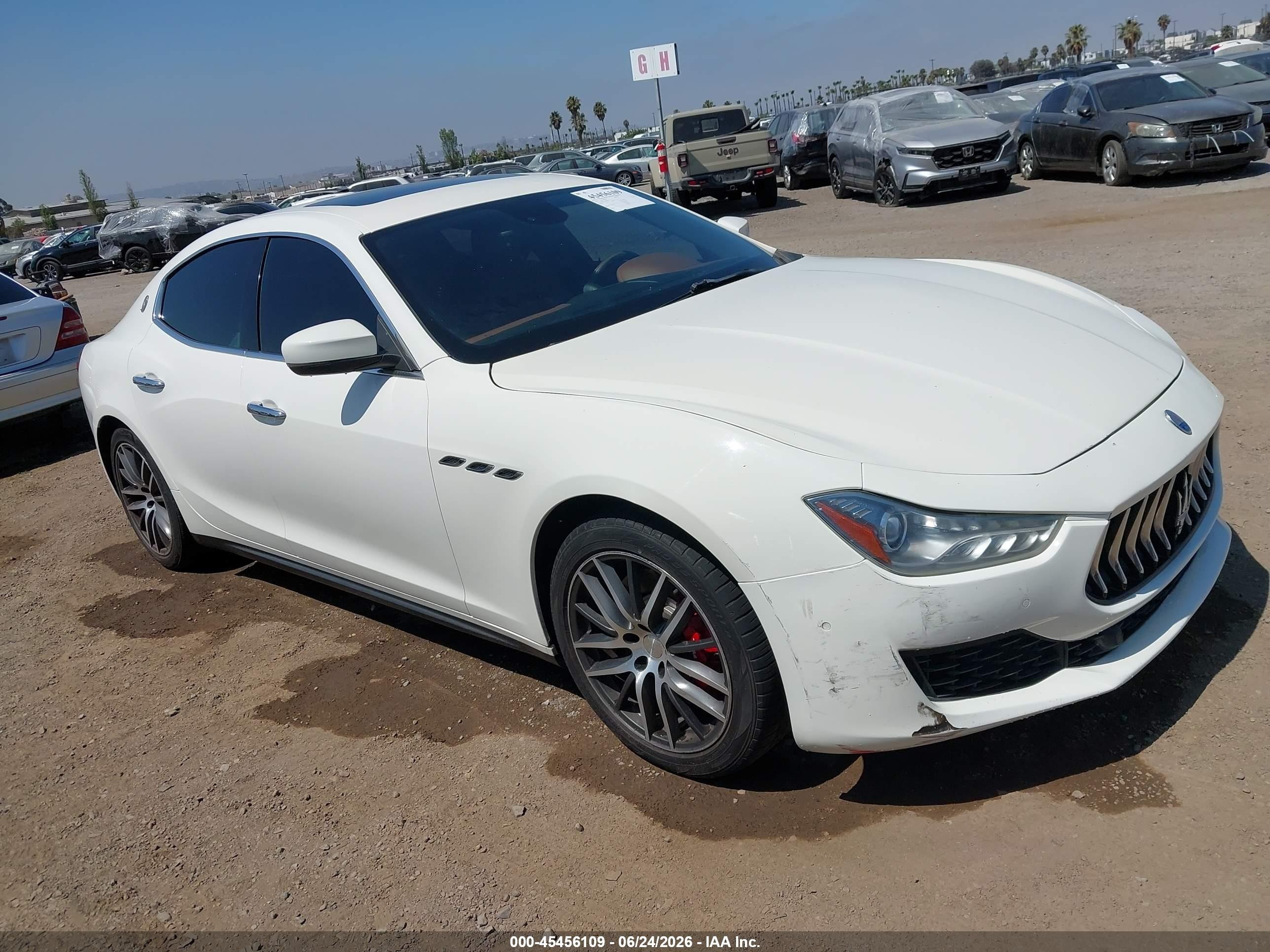 2018 Maserati Ghibli S Q4, VIN ZAM57YTA6J1287176 — Перед