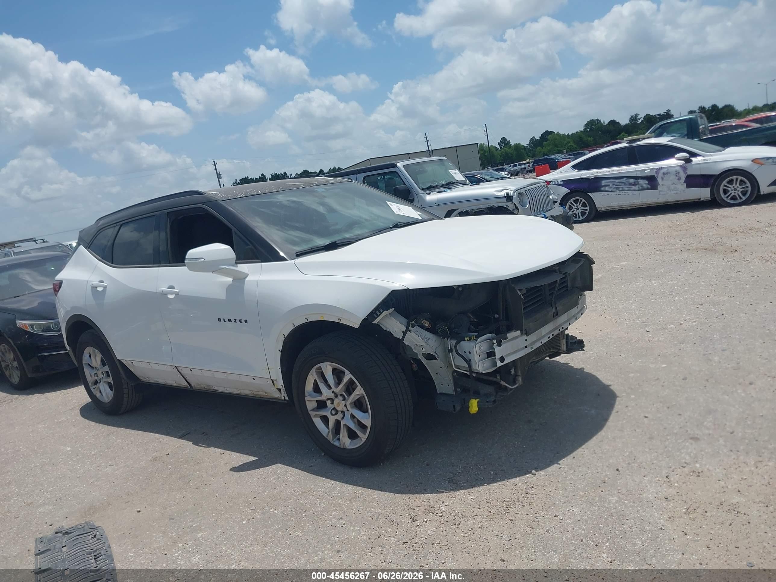 2020 Chevrolet Blazer LT, VIN 3GNKBBRA1LS634061 — Front end