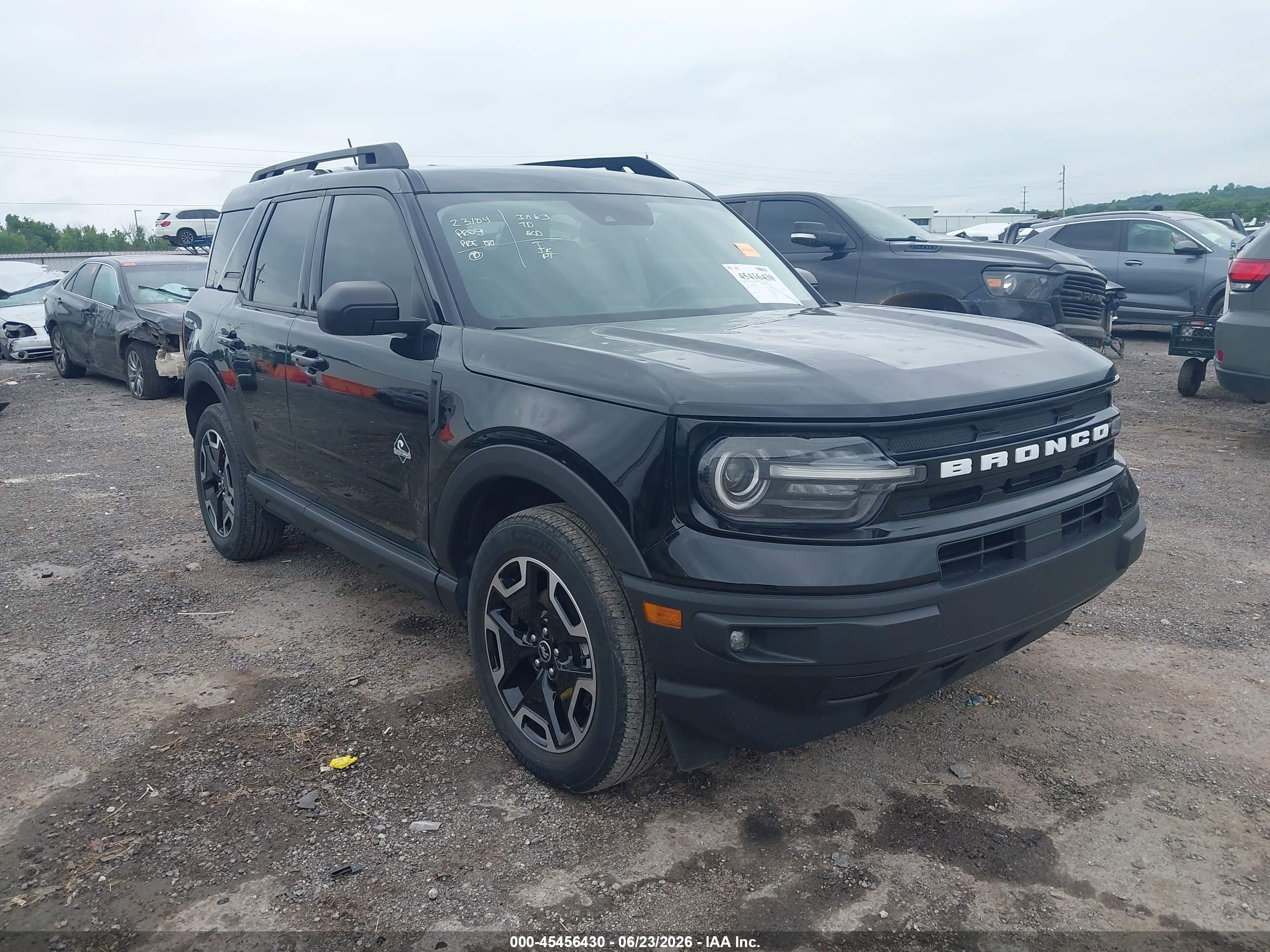 2023 Ford Bronco Sport Outer Banks, VIN 3FMCR9C62PRD52011 — Град