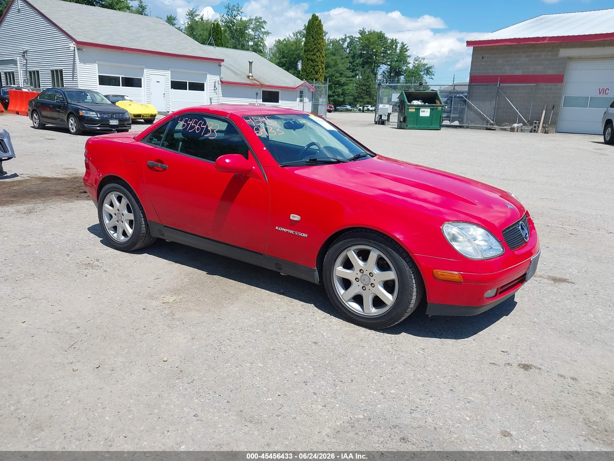 2000 Mercedes-Benz SLK 230 Kompressor, VIN WDBKK47FXYF147499 — Normal wear
