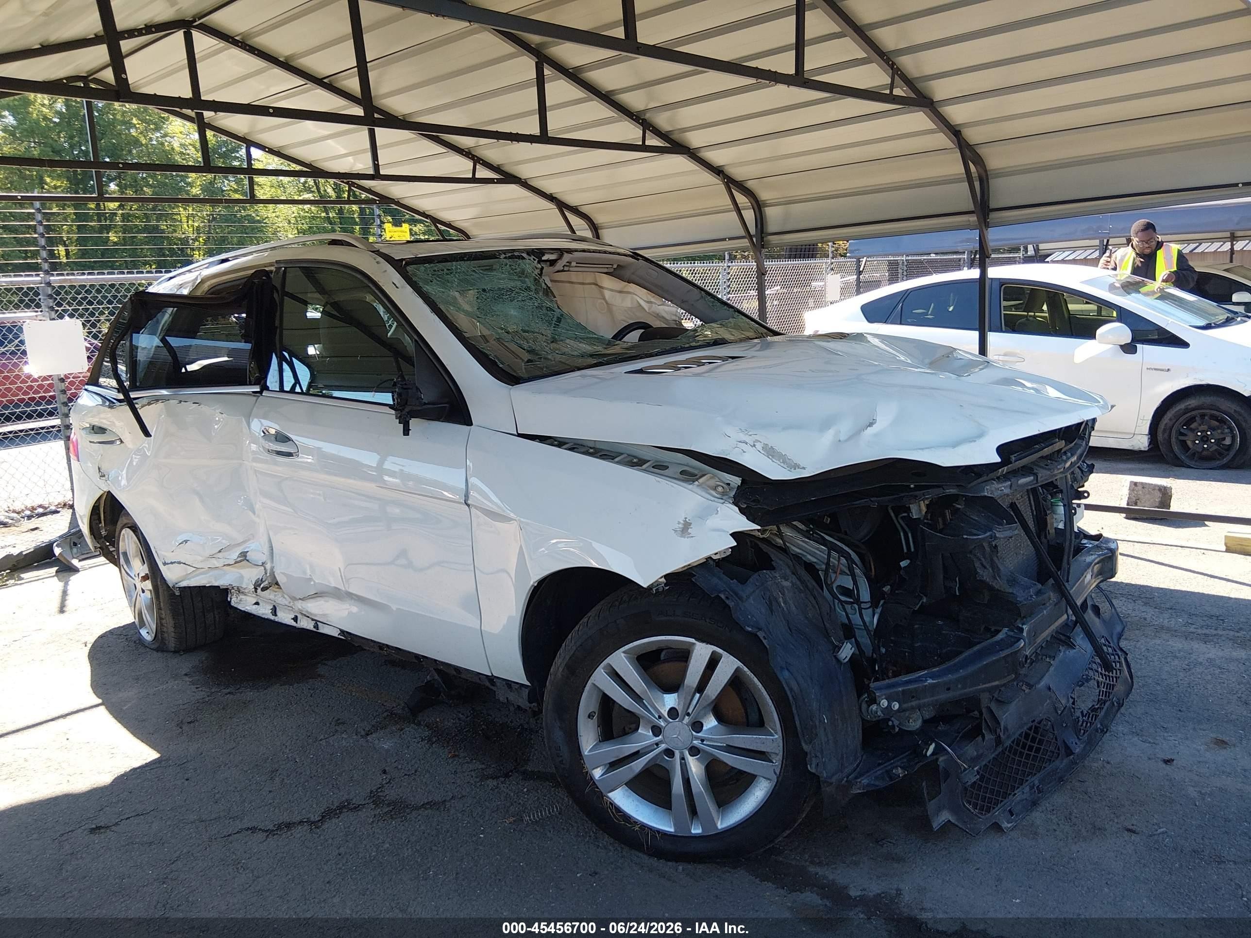 2013 Mercedes-Benz M 350, VIN 4JGDA5HB2DA237439 — All over