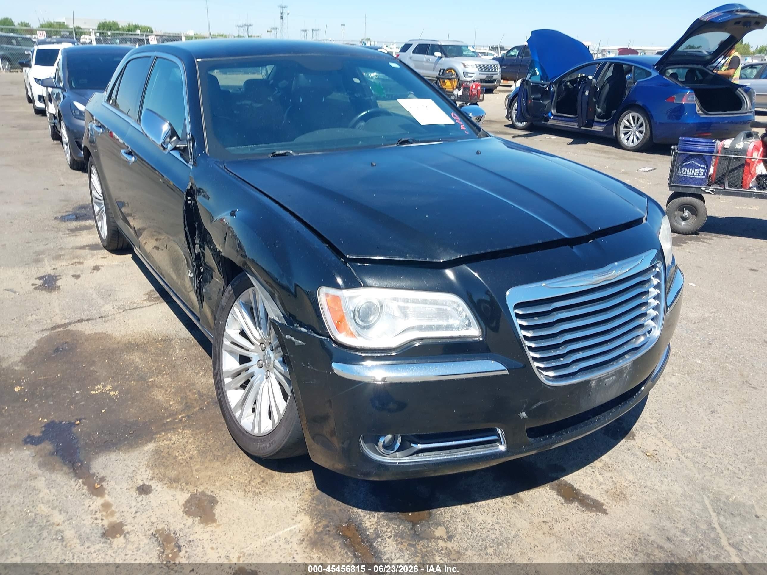 2011 Chrysler 300 Limited, VIN 2C3CA5CG4BH594160 — Front end