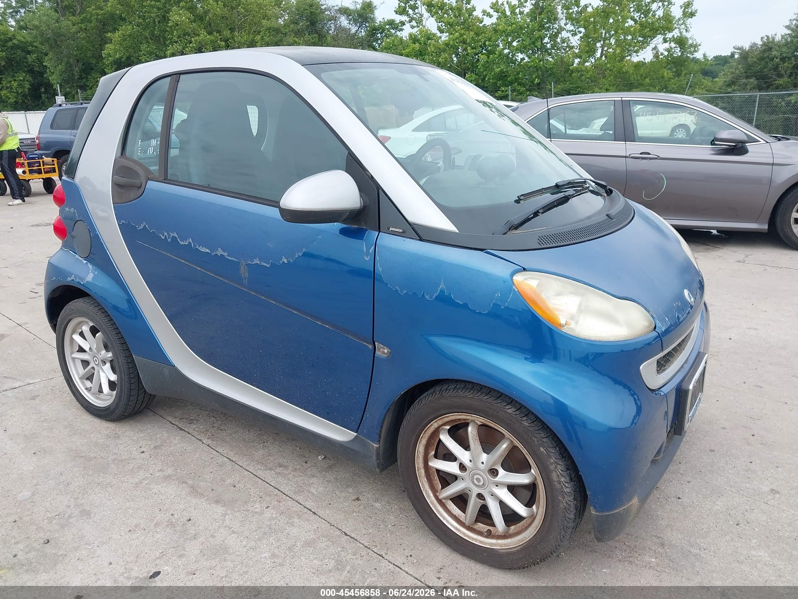 2008 Smart fortwo Pure, VIN WMEEJ31X38K197098 — Обычный износ