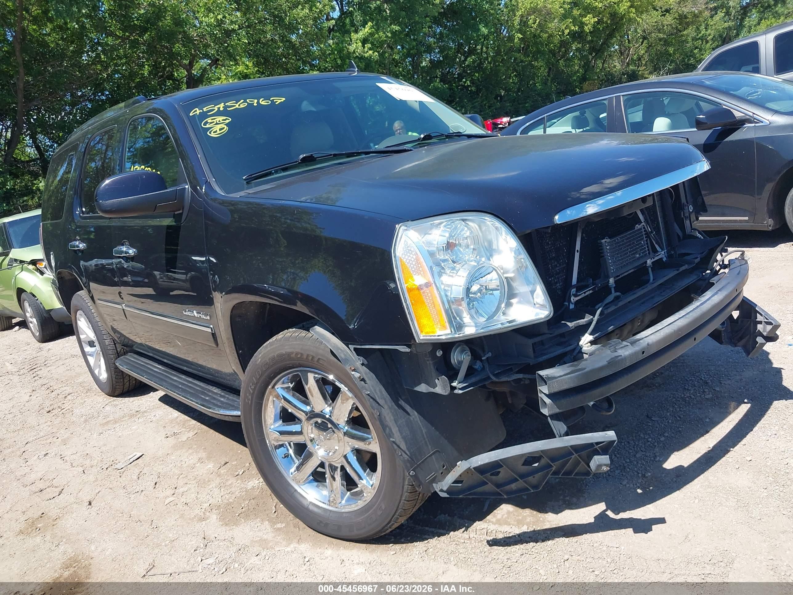 2014 GMC Yukon Denali, VIN 1GKS2EEF5ER183545 — Front end
