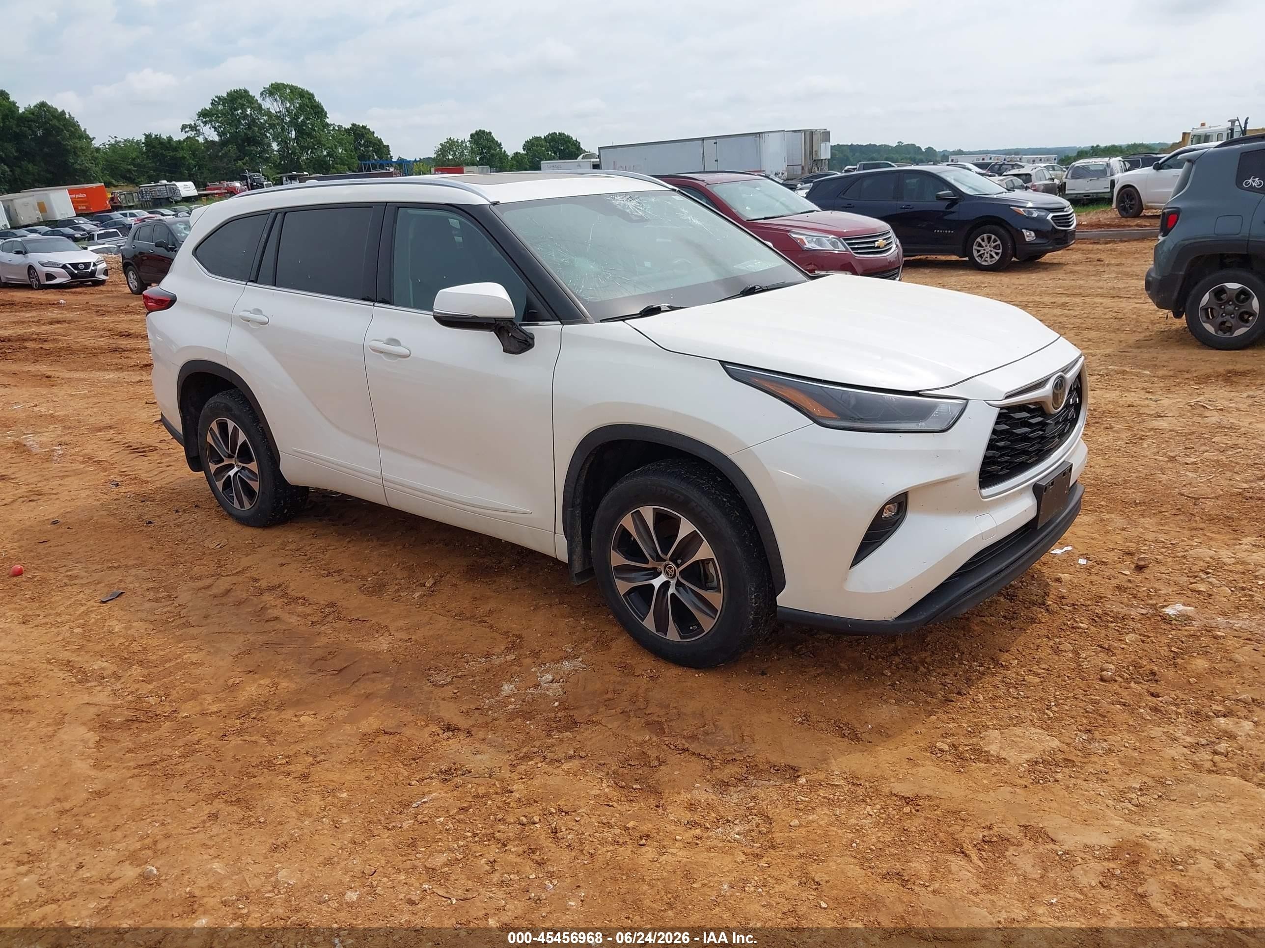 2021 Toyota Highlander XLE, VIN 5TDGZRBH7MS540993 — Hail