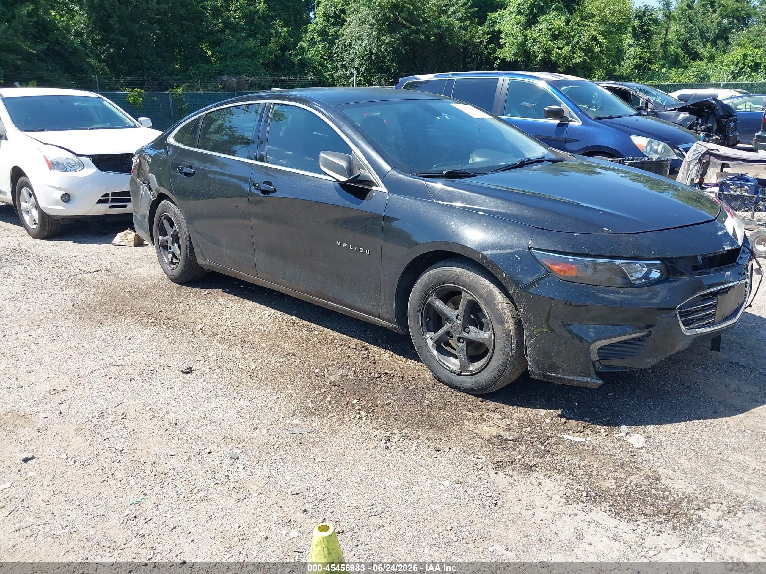 2017 Chevrolet Malibu LS, VIN 1G1ZB5ST9HF292898 — Front end
